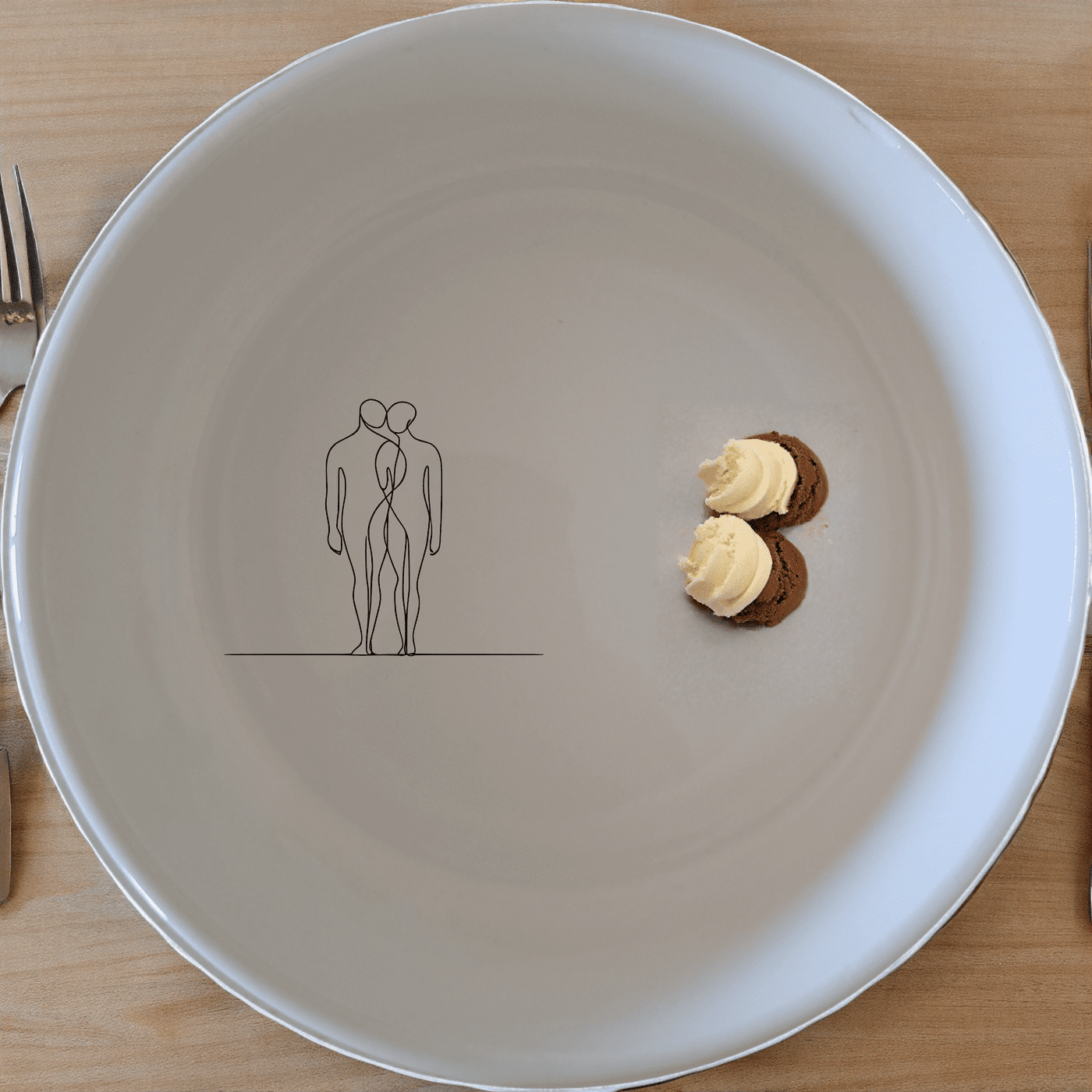 Elongated Human Figures Bowl Set of 4 - Range 2 is a unique and artistic addition to your kitchen, featuring elegant elongated human figures.