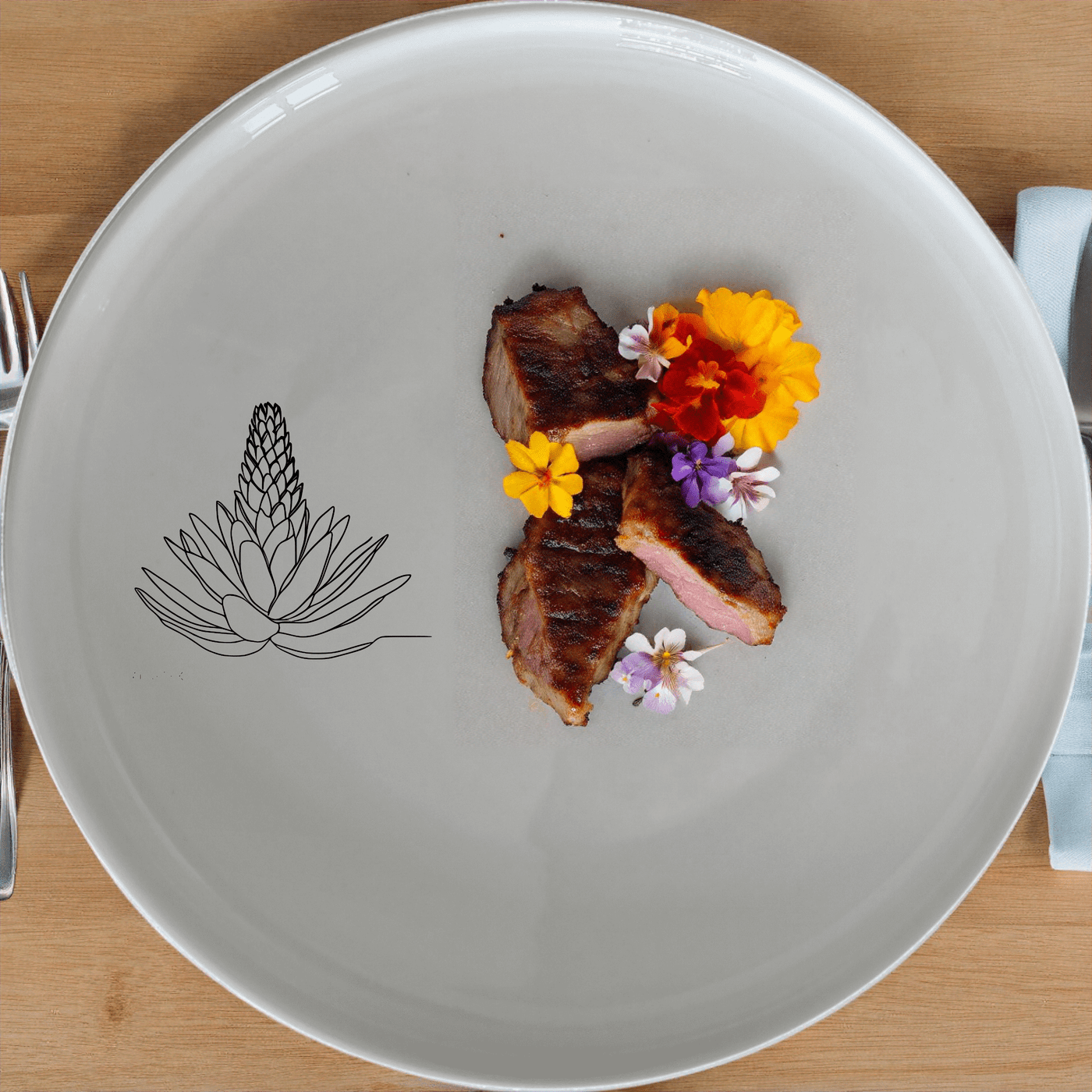 The Aloe Ferox Flower Spike Dinner Plate Set of 4 adds a touch of nature to your dining table with its elegant design.