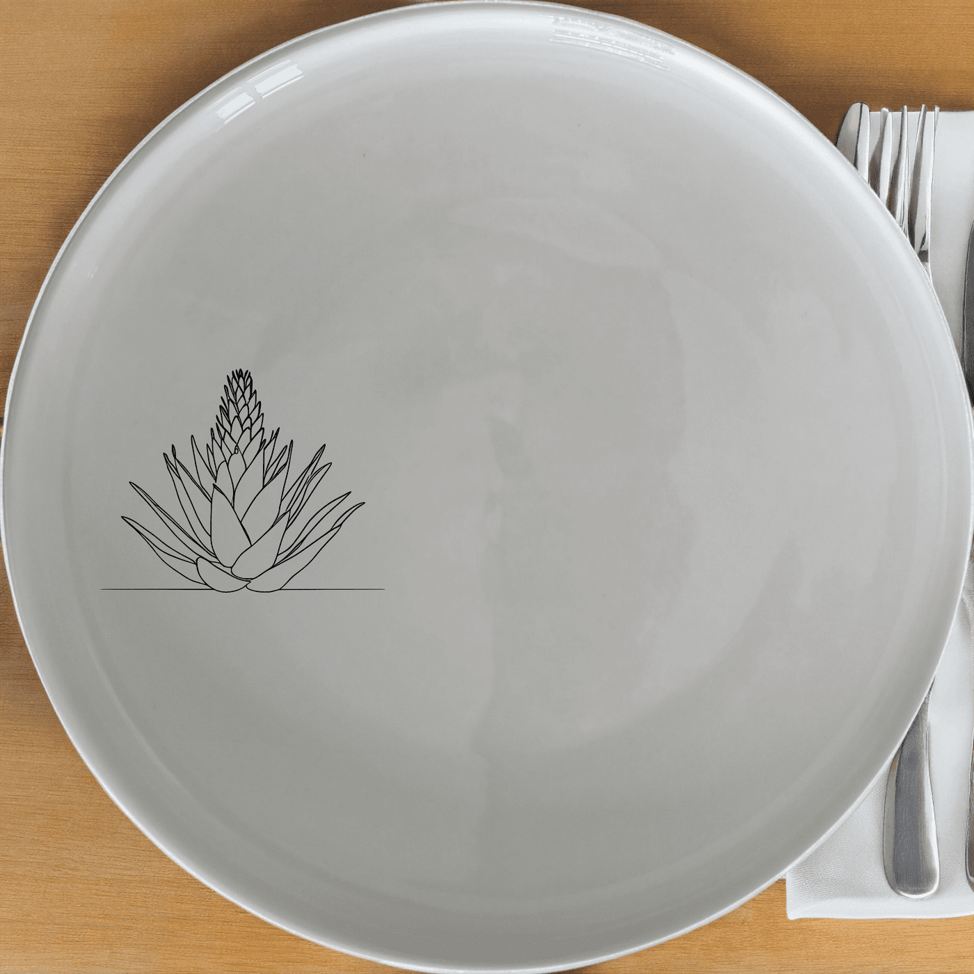 Aloe Ferox Flower Spike Side Plate Set of 4 adds a touch of nature to your dining table with its elegant design.