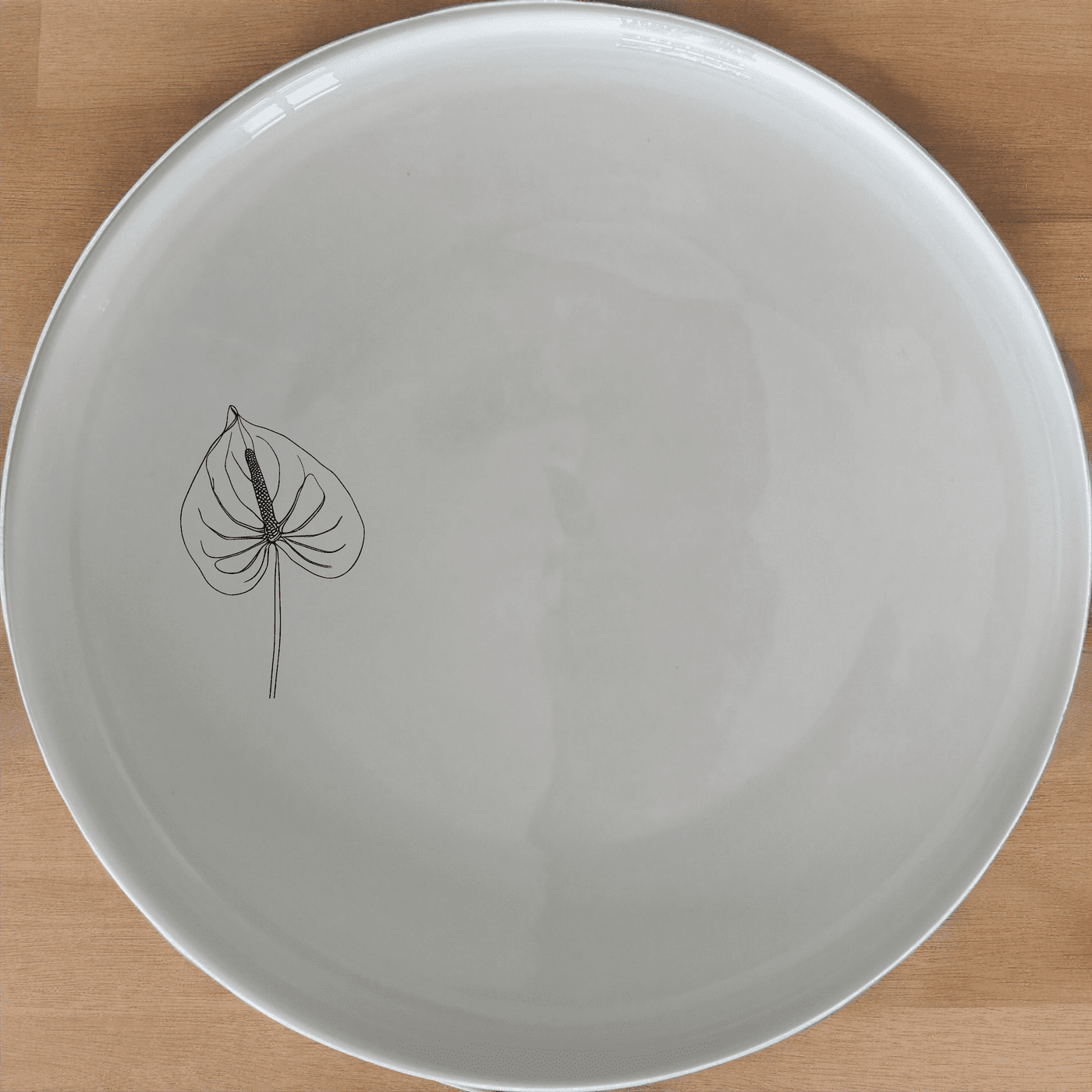 Anthurium Clarinervium Dinner Plate Set of 4 features elegant botanical designs, perfect for modern dining and everyday use.