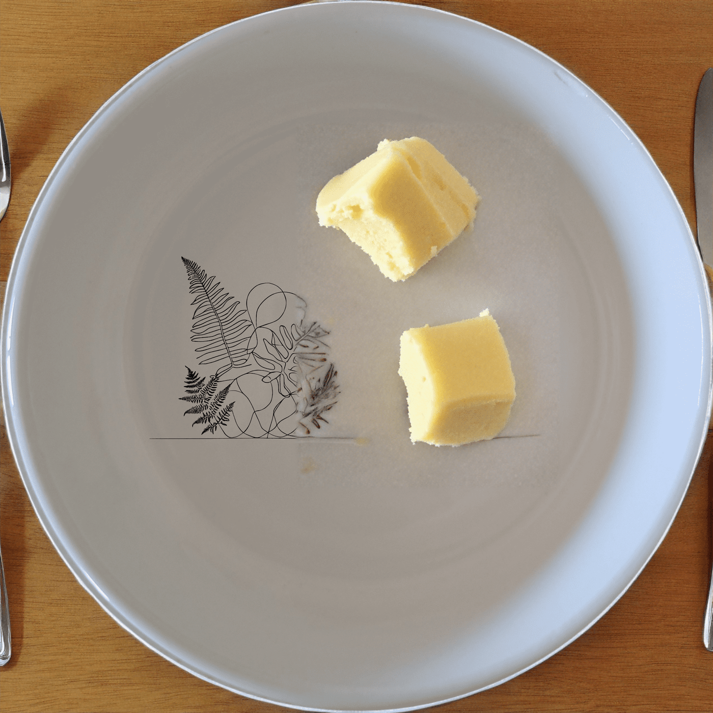 The Aroids and Ferns Bowl Set of 4 features intricate botanical designs, perfect for adding a touch of nature to your dining experience.