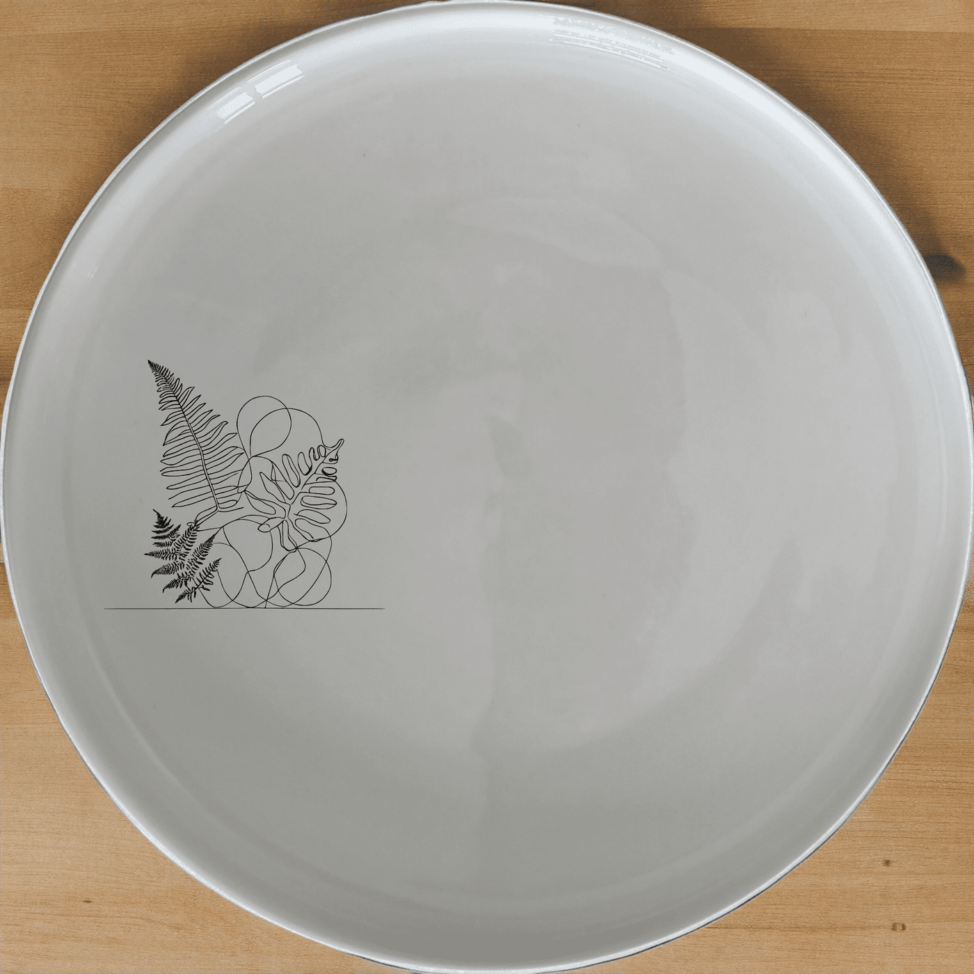 Aroids Ferns Side Plate Set of 4 adds a touch of nature to your dining table with elegant fern and aroid designs.