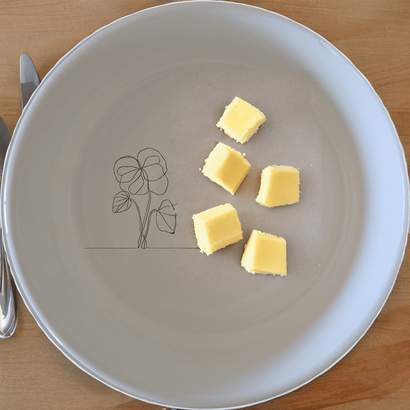 The Begonia Maculata Bowl Set of 4 features delicate botanical designs, perfect for adding a touch of nature to your dining experience.