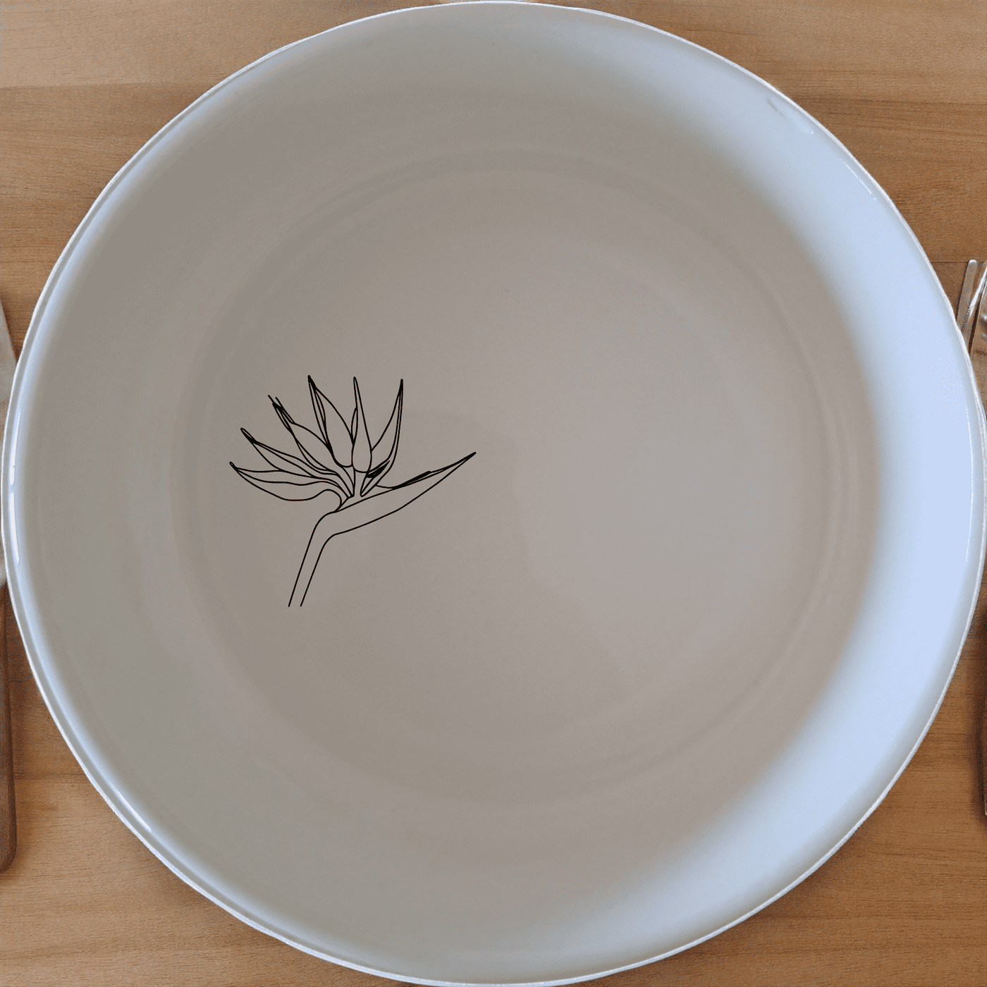 Bird Paradise Flat Bowl Set of 4 offers a unique and stylish addition to your dining collection, perfect for everyday use or special occasions.