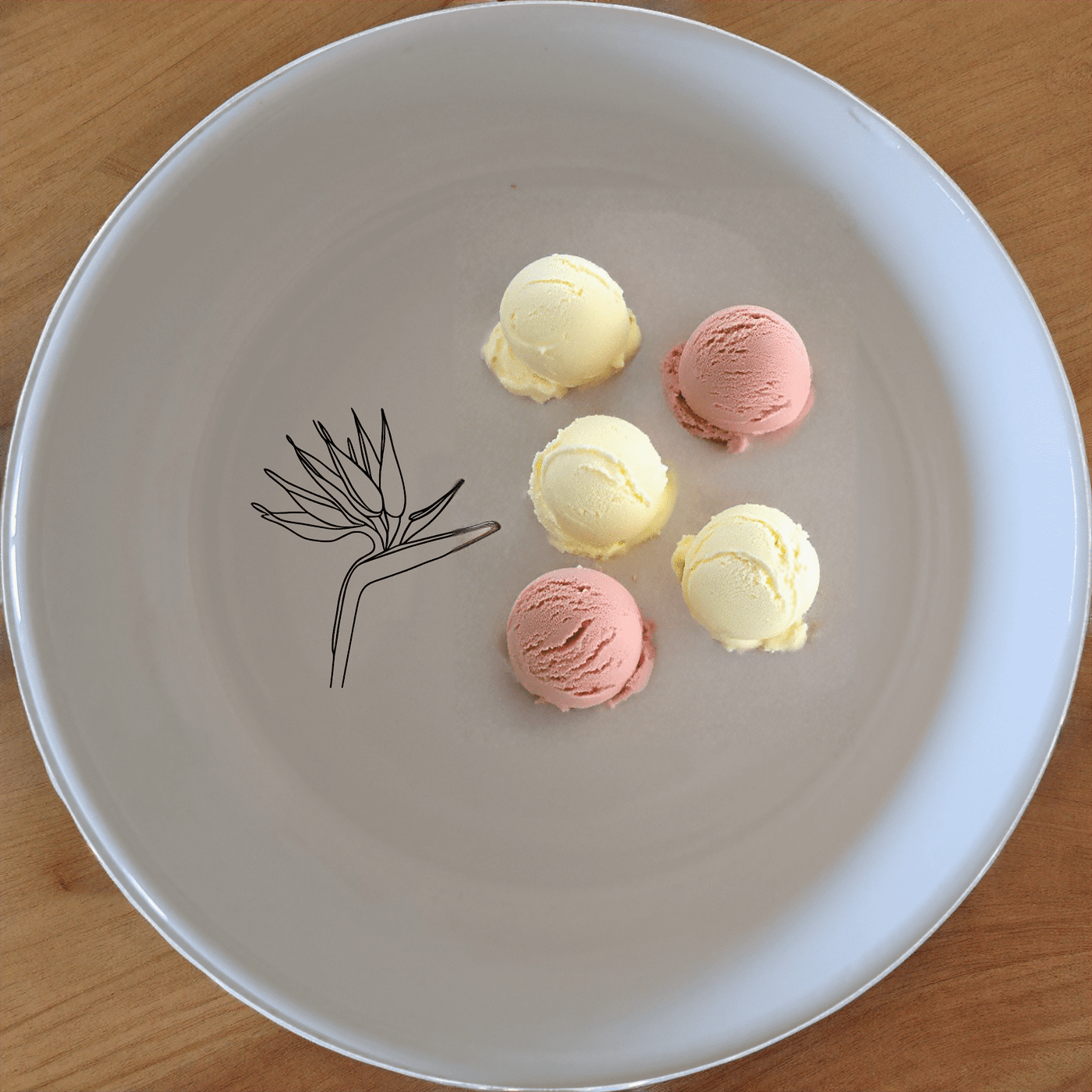 The Bird Paradise Flat Bowl Set of 4 features a delicate bird design, perfect for everyday use or special occasions.