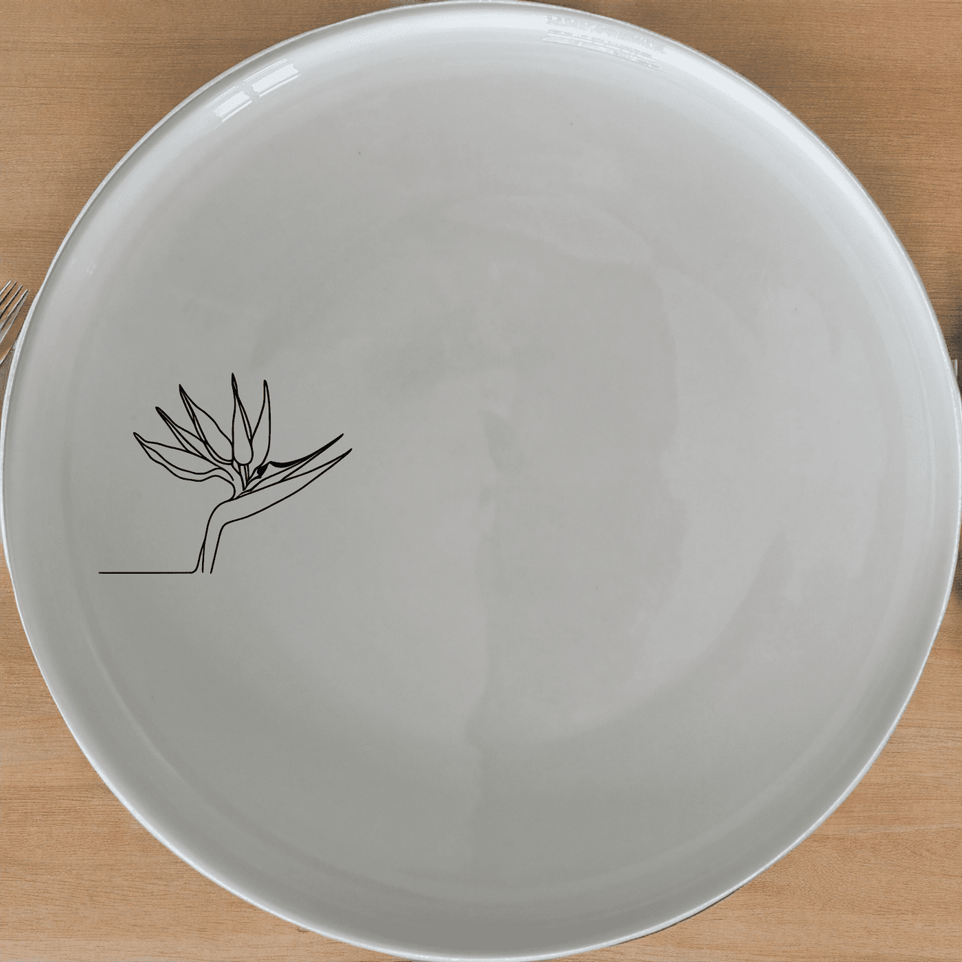 Bird of Paradise Side Plate Set of 4 offers a unique and stylish addition to your dining table, perfect for any occasion.