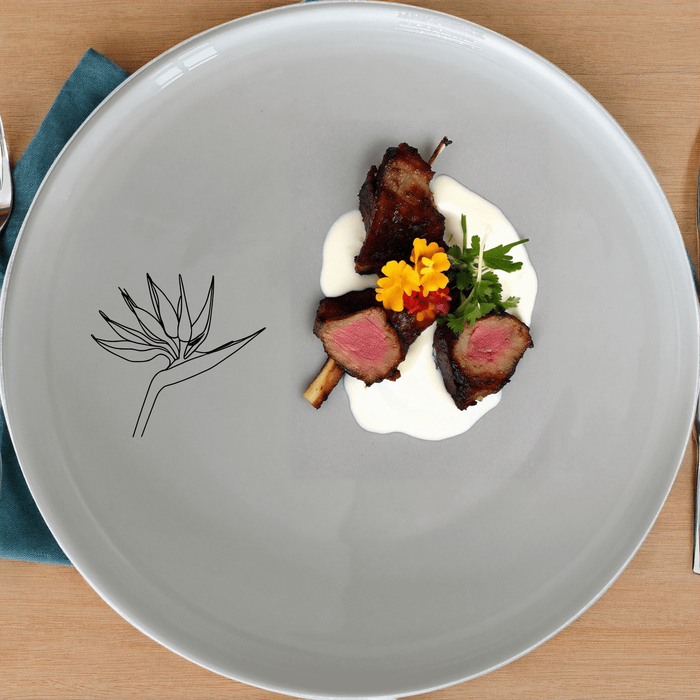 The Bird of Paradise Side Plate Set of 4 adds a touch of nature to your dining table with its elegant design.