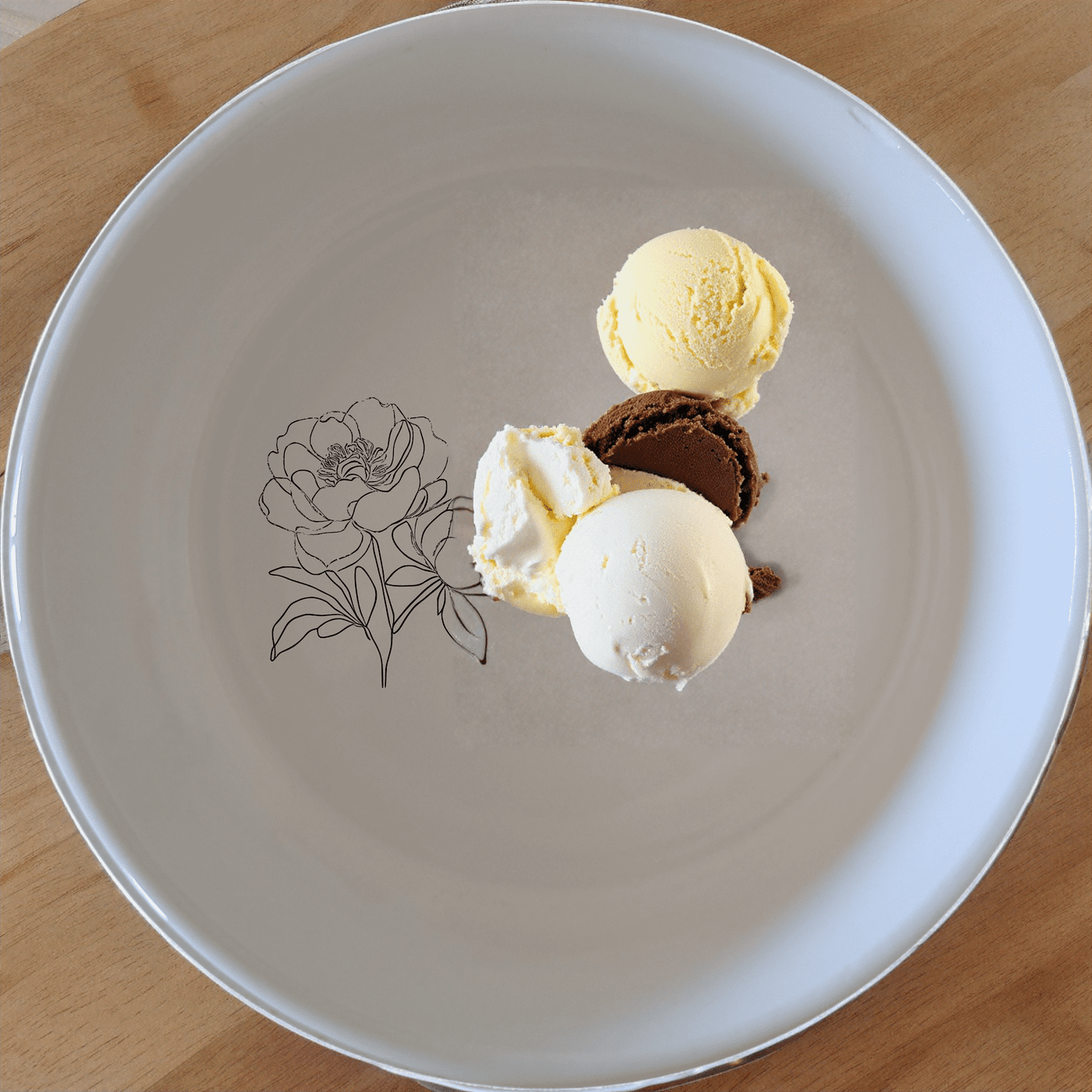 The Bold Coral Peonies Bowl Set of 4 adds a touch of elegance to your dining table with its striking coral peony design.