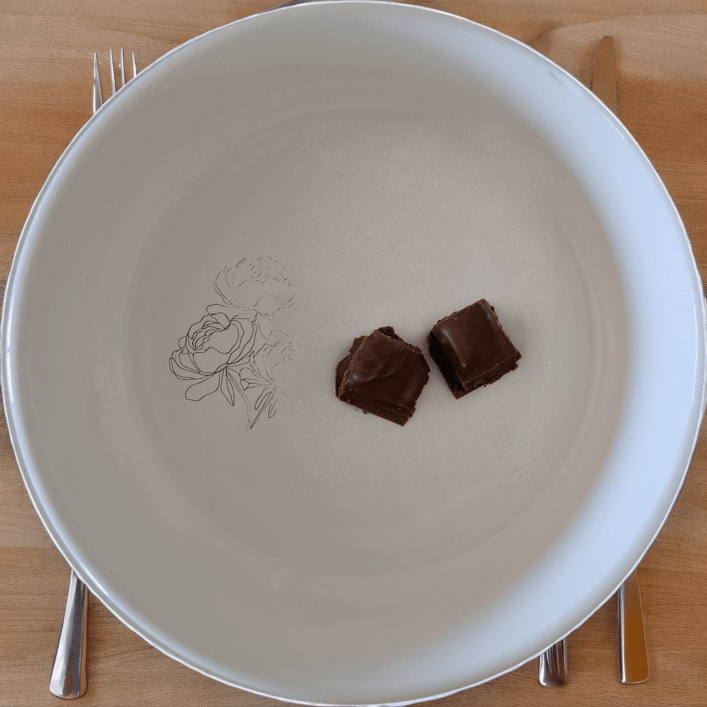 The Bold Coral Peonies Bowl Set of 4 adds a touch of elegance to your dining table with its striking coral peony design.