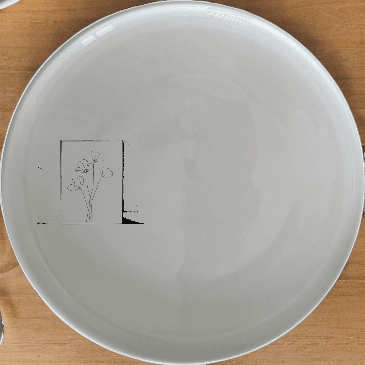 Botanical Pressed Flowers Dinner Plate Set of 4 adds a touch of nature to your dining table with delicate pressed flower designs.