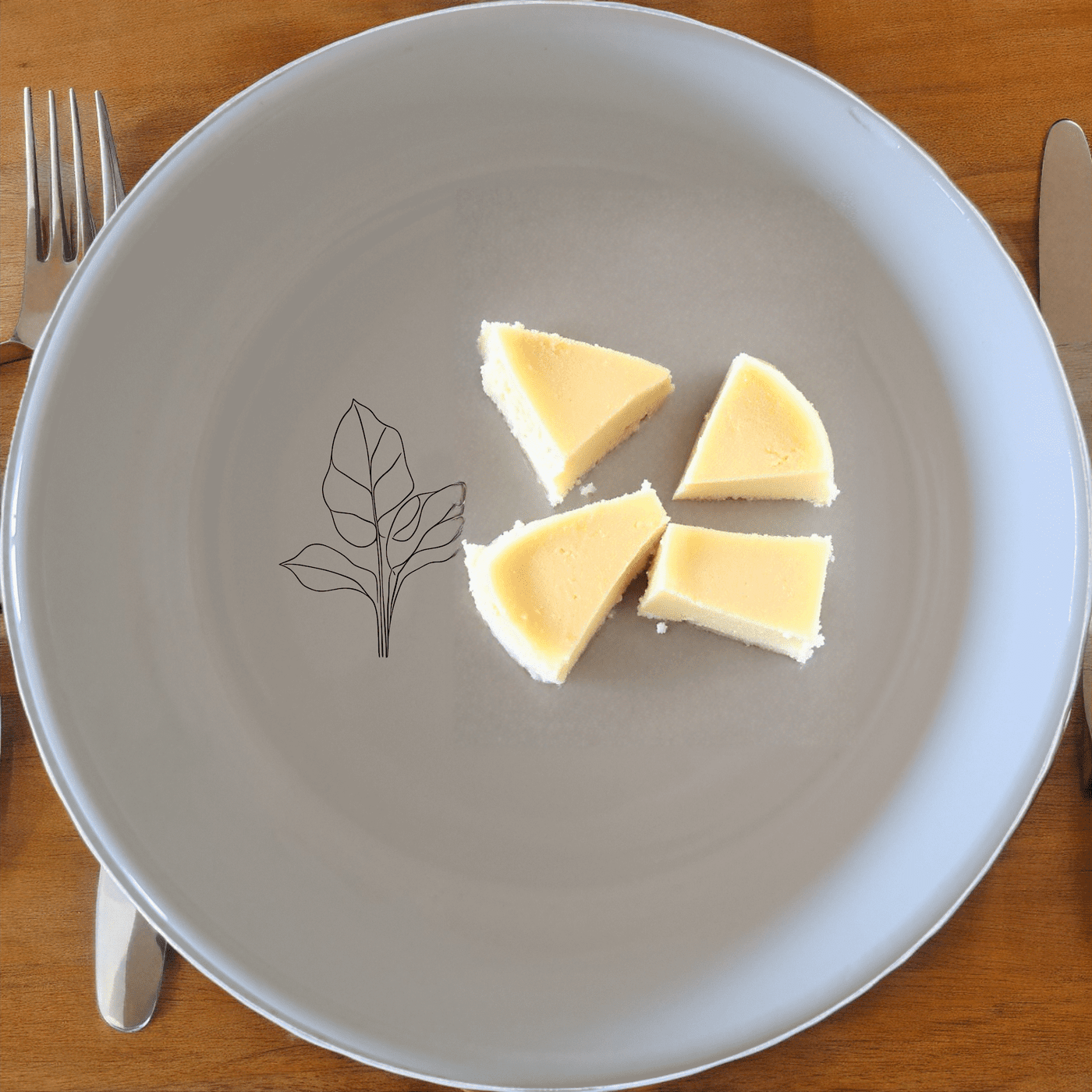 The Calathea Orbifolia Bowl Set of 4 features a delicate leaf design, perfect for everyday use or special occasions.