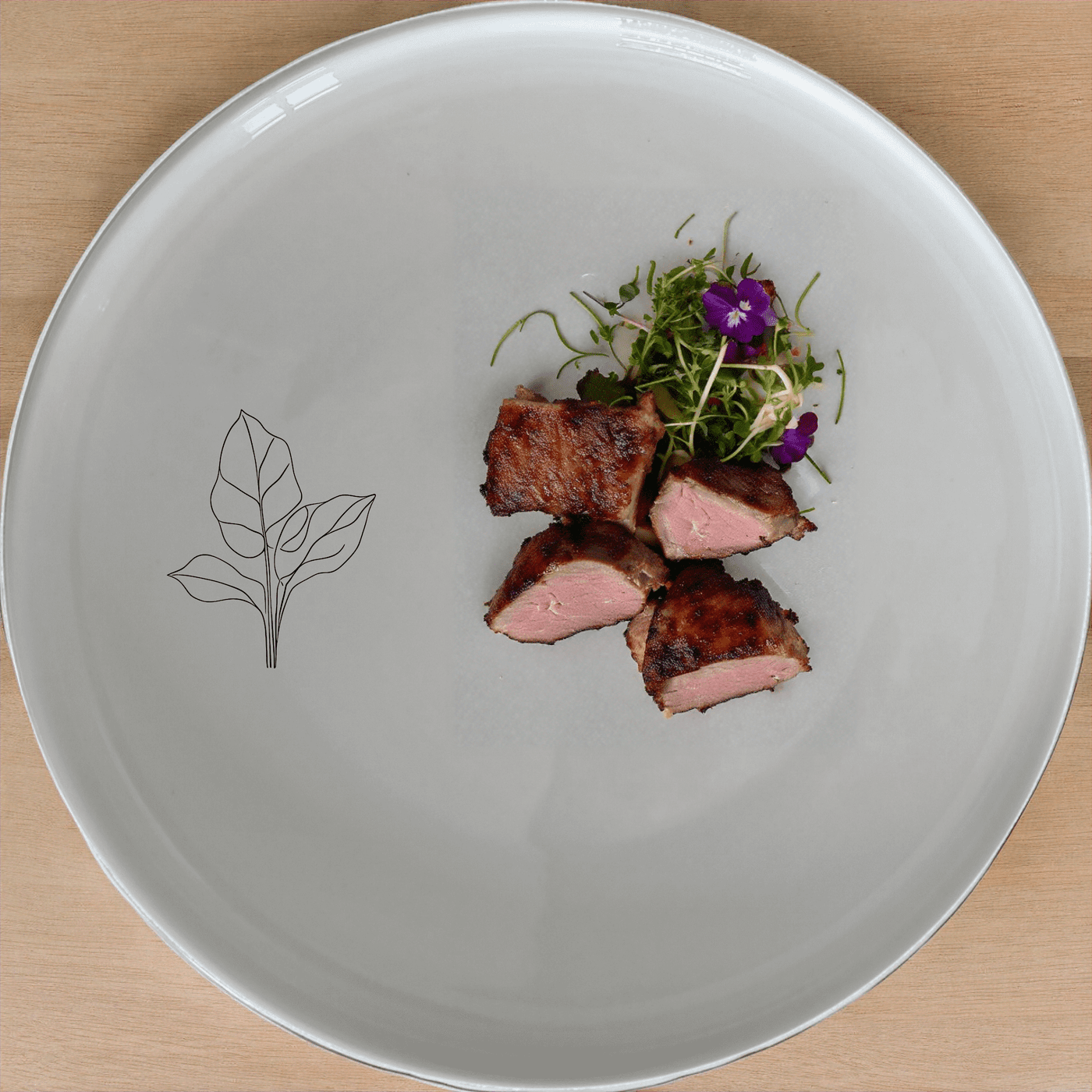 The Orbifolia Leaf Side Plate Set of 4 is a stylish and versatile addition to any dining table, perfect for everyday use or special occasions.