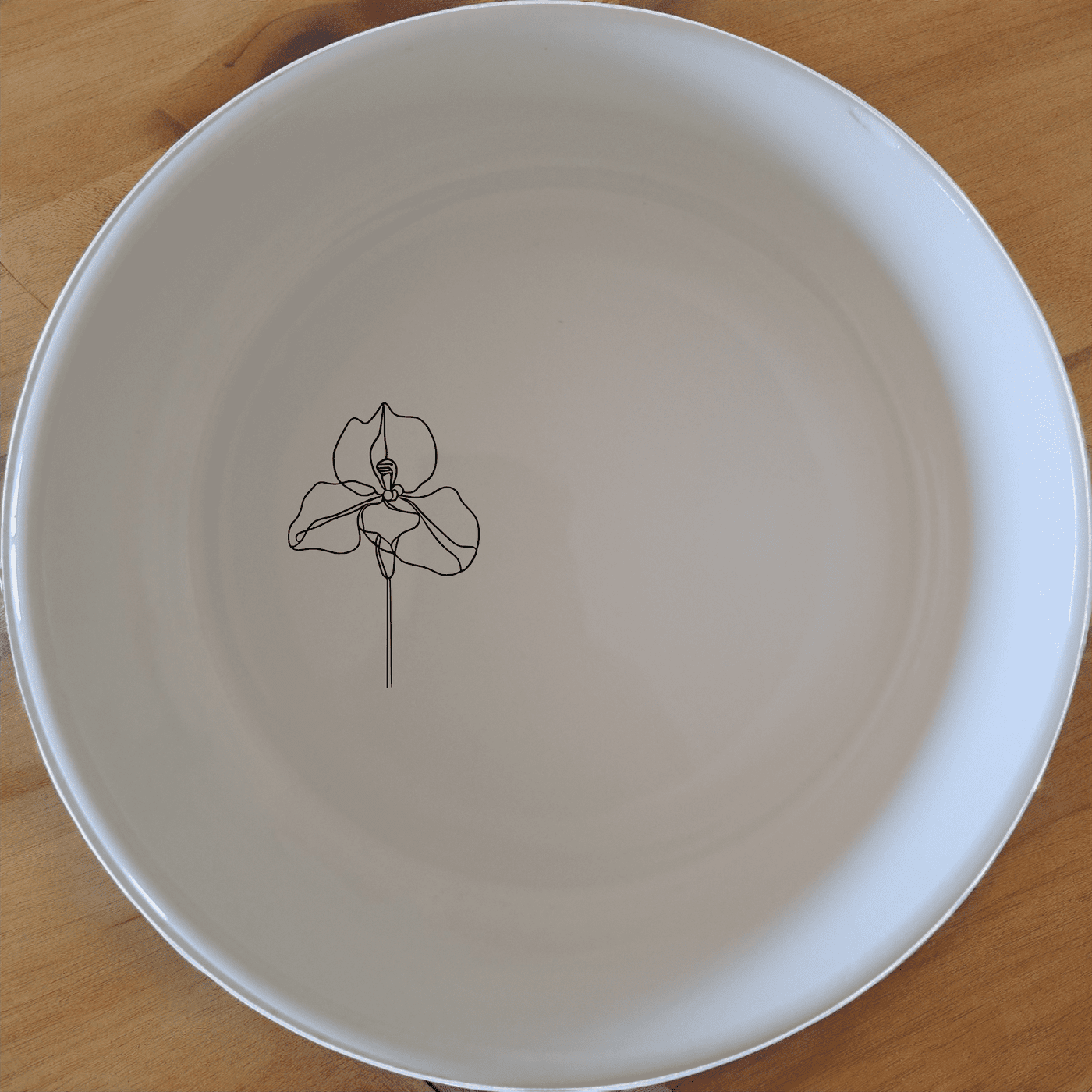Delicate Disa Flower Bowl Set of 4 features a subtle floral design perfect for everyday use and special occasions.