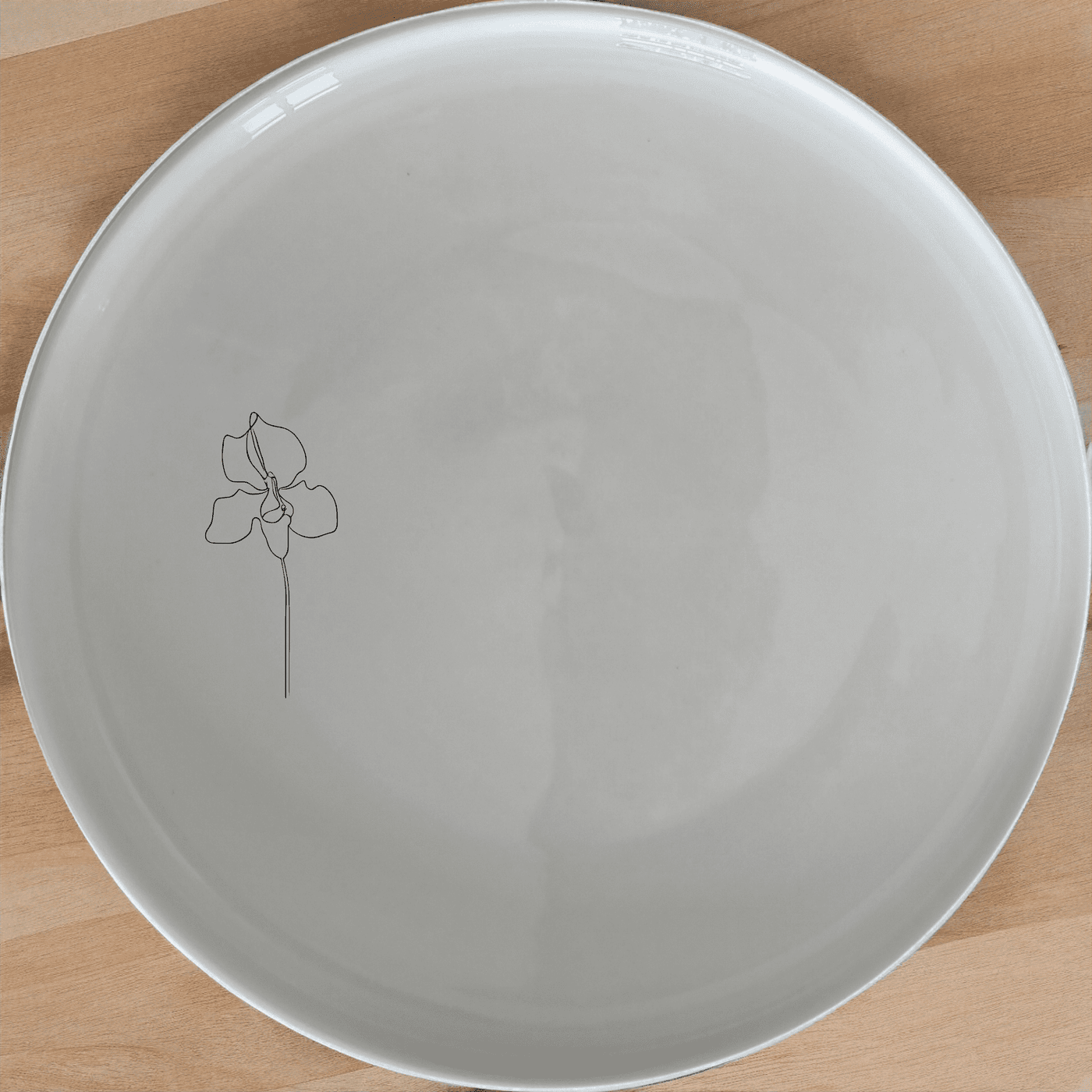 The Delicate Disa Flower Side Plate Set of 4 features an elegant orchid design, perfect for any dining occasion.