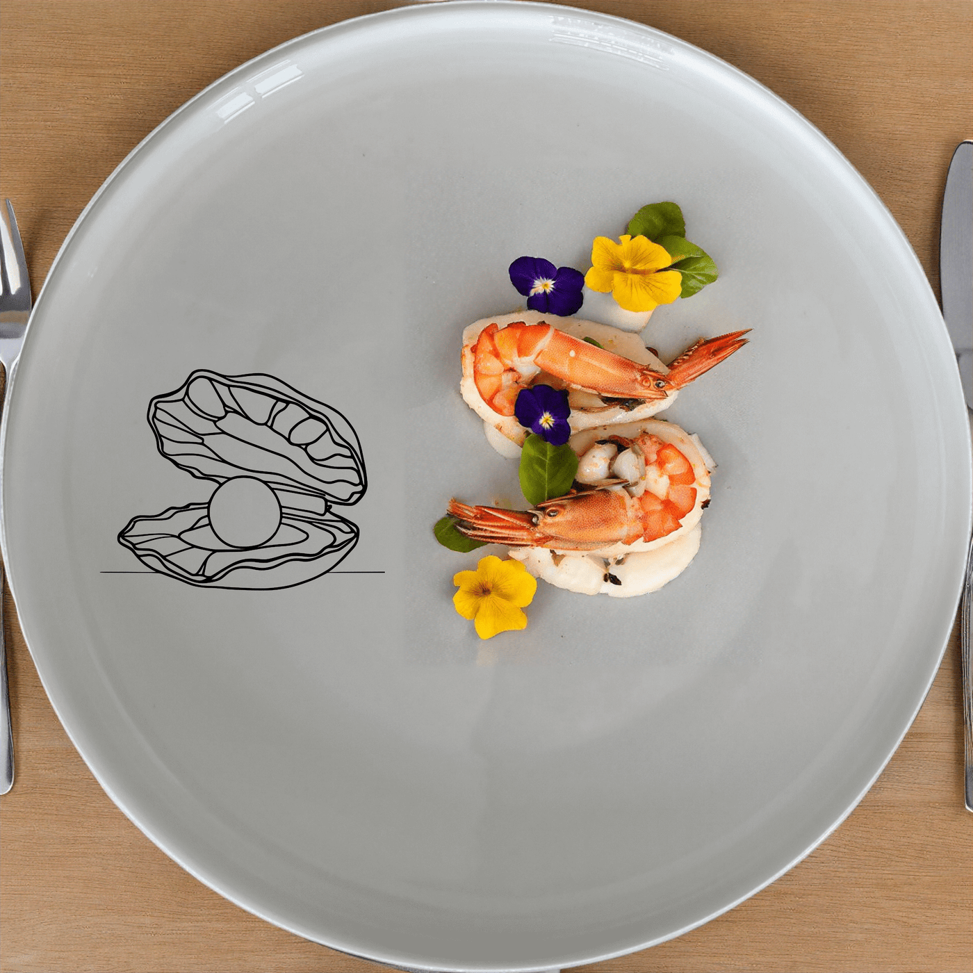 Delicate Pearl Oyster Dinner Plate Set of 4 offers a timeless design perfect for any dining occasion.