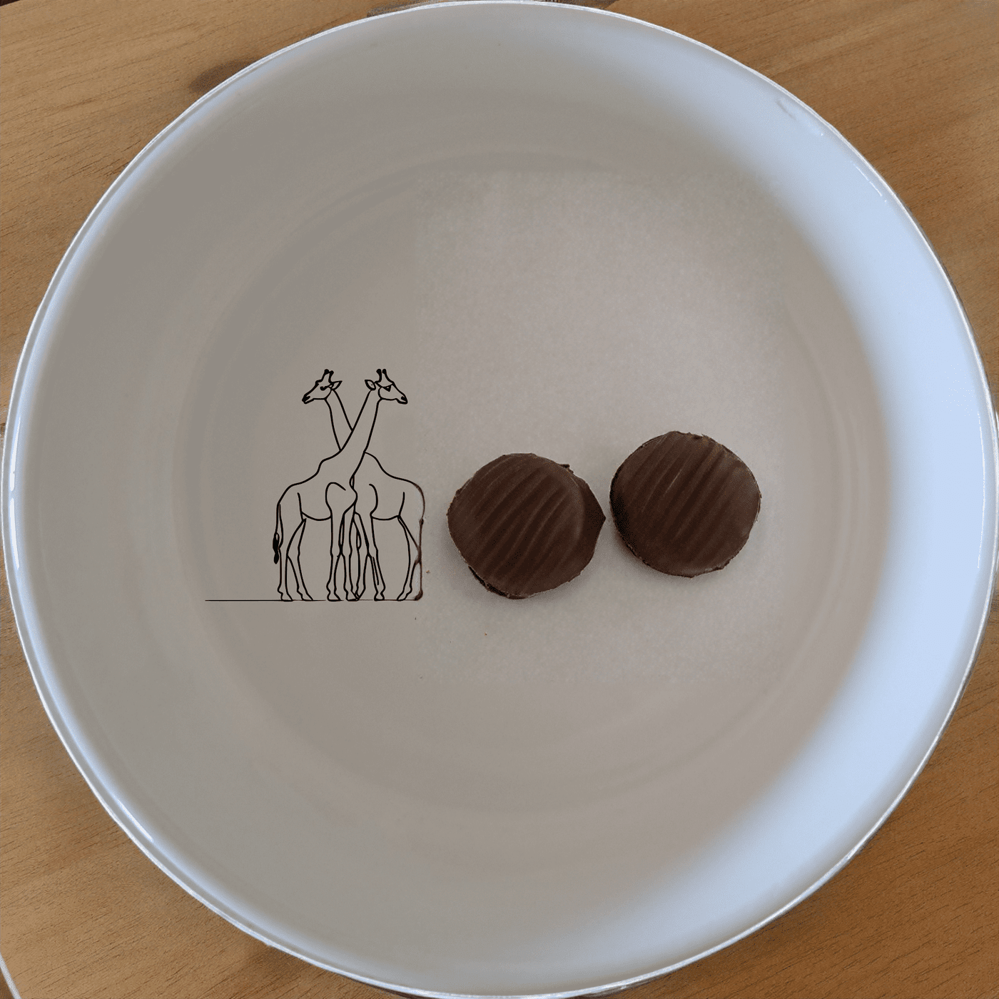 The Elongated Intertwined Giraffes Bowl Set of 4 features a unique design perfect for any home. This set combines style and functionality, making it an ideal choice for everyday use or special occasions.