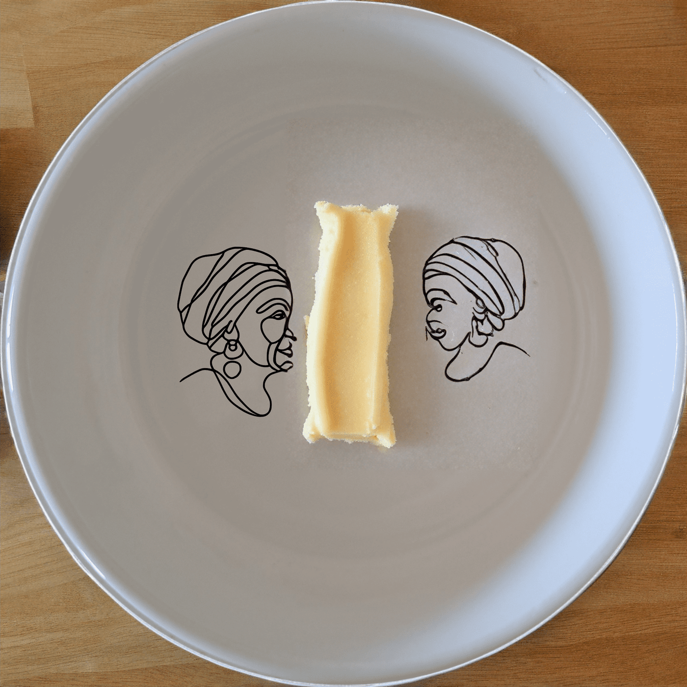 The Face Old African Woman Bowl Set of 4 adds a touch of cultural elegance to your dining experience.