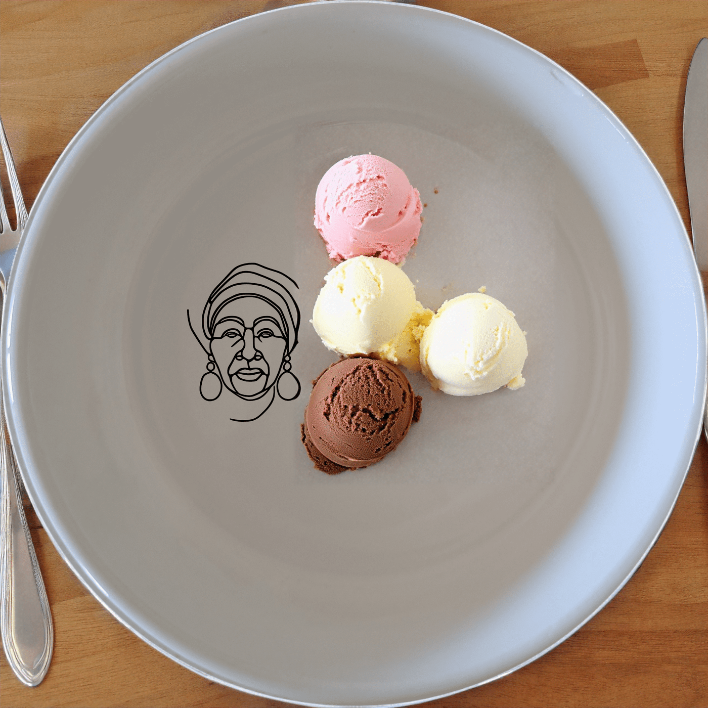 The Face Of Old African Woman Bowl Set of 4 is a beautifully crafted set of four ceramic bowls, each featuring an elegant laser-etched portrait of an African woman. Perfect for everyday use or special occasions.