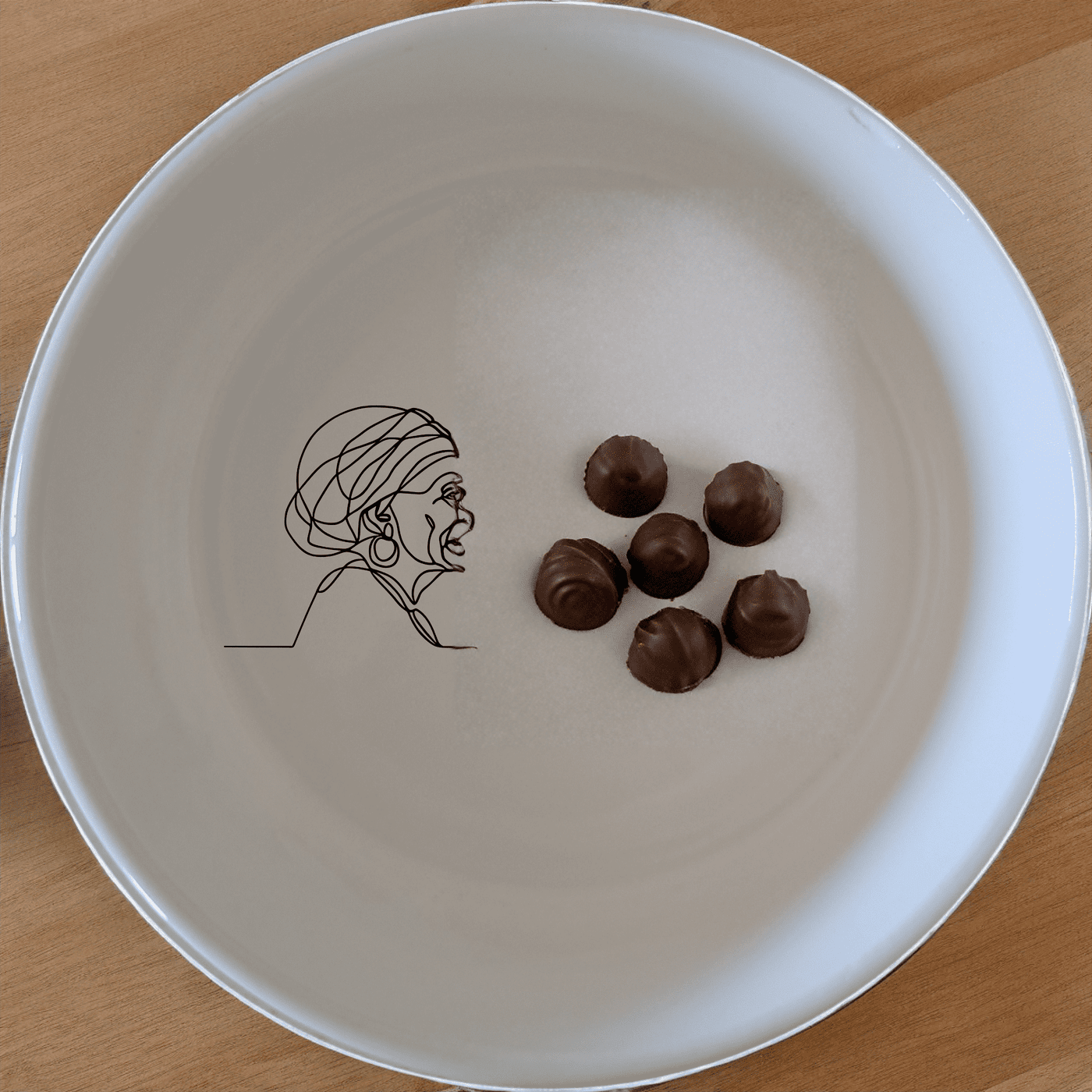 Face Old African Woman Bowl Set of 4 adds a unique touch to your dining experience with its elegant design.