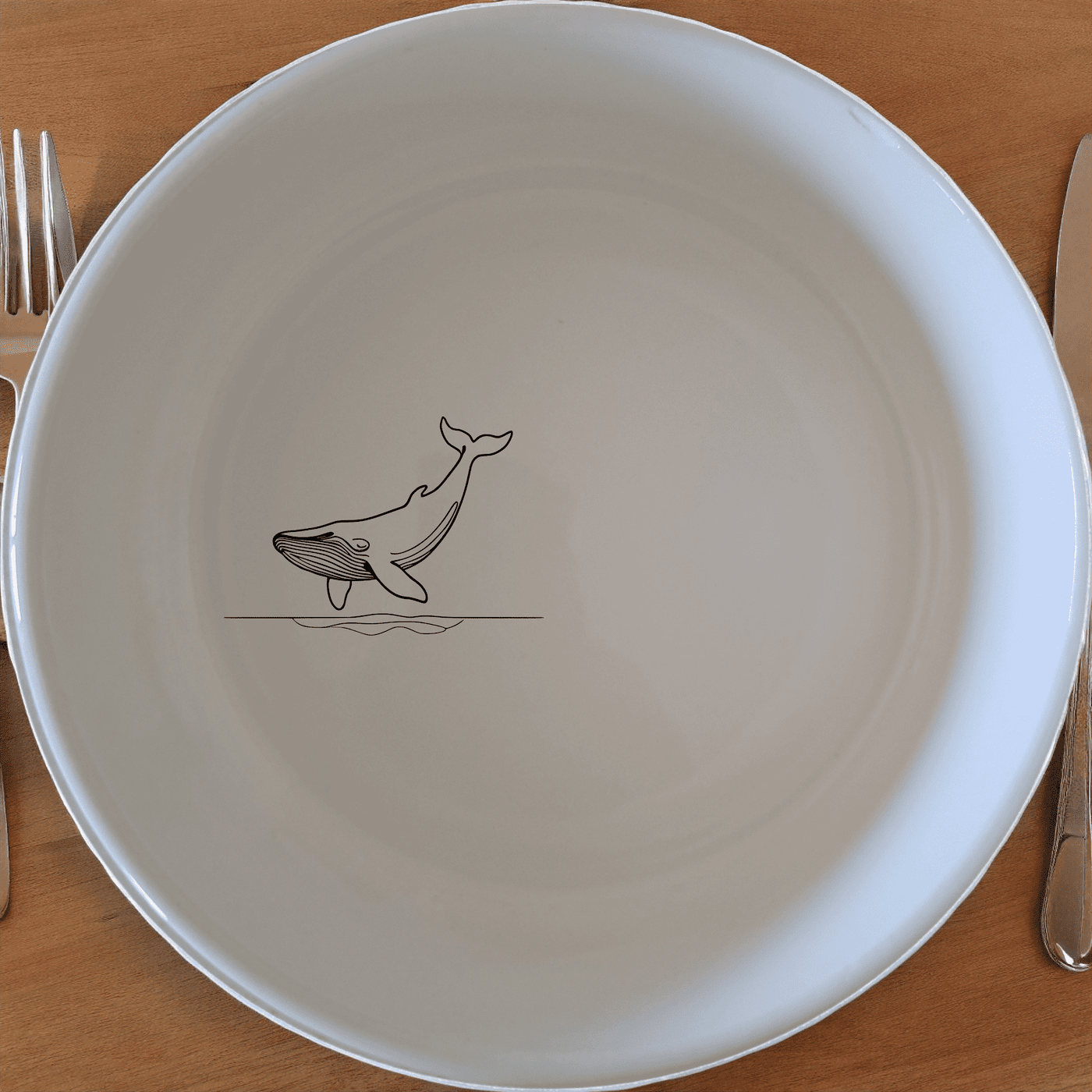 Floating Breaching Whale Bowl Set of 4 offers a unique and stylish addition to your kitchen, perfect for any occasion.