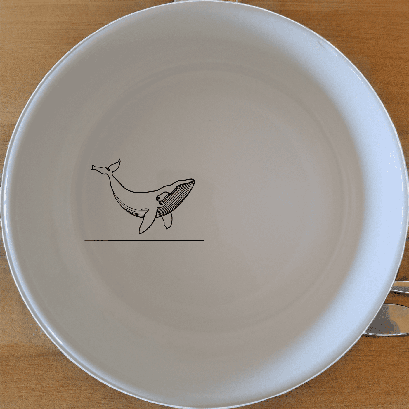 Floating Breaching Whale Bowl Set of 4 offers a unique and artistic design perfect for any modern kitchen or dining space.