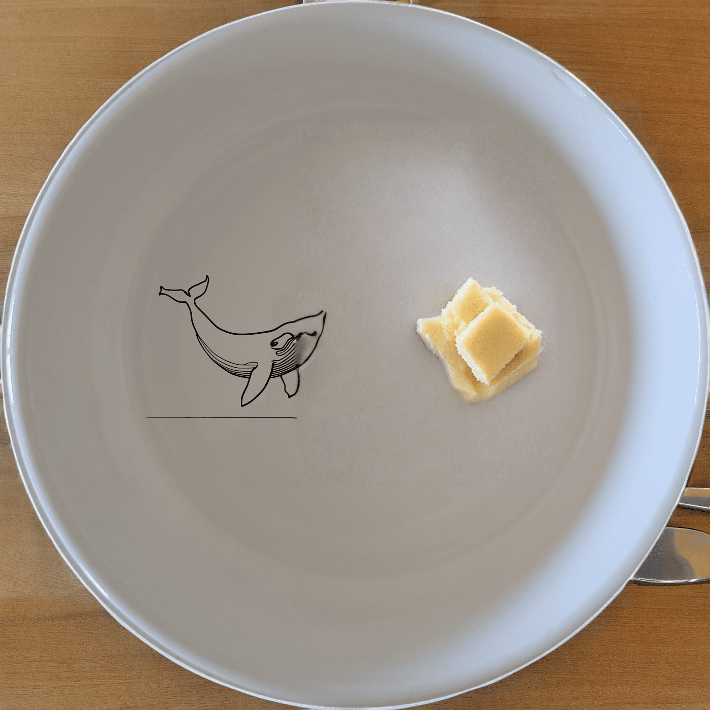 Floating Breaching Whale Bowl Set of 4 offers a unique and artistic design perfect for any modern kitchen or dining space.