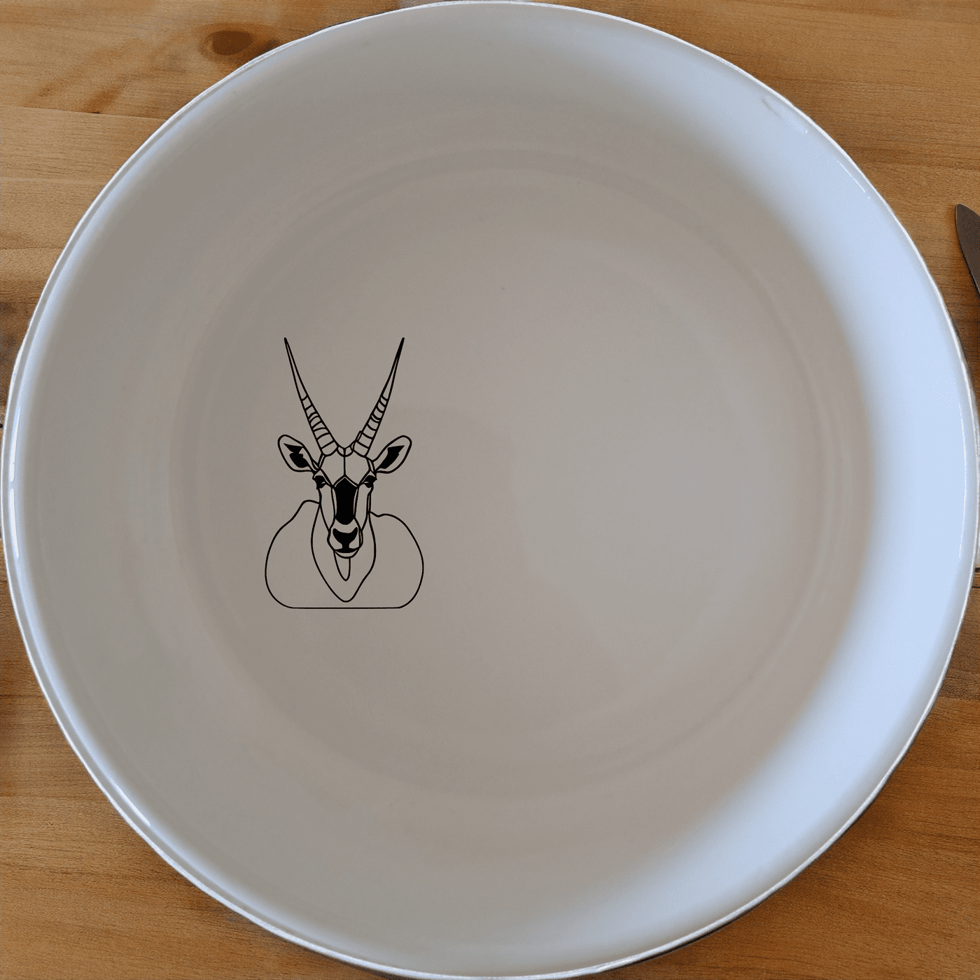 The Gemsbok Bust Bowl Set of 4 features a striking silhouette design, perfect for modern and minimalist home decor.