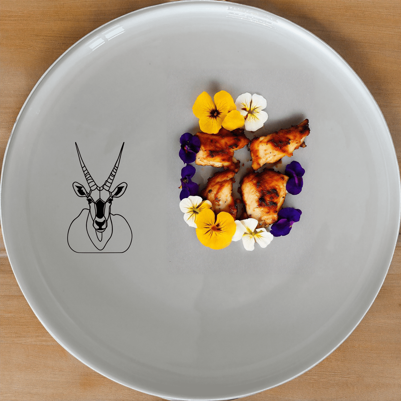 The Gemsbok Bust Dinner Plate Set of 4 features a striking silhouette design, perfect for modern dining and everyday use.