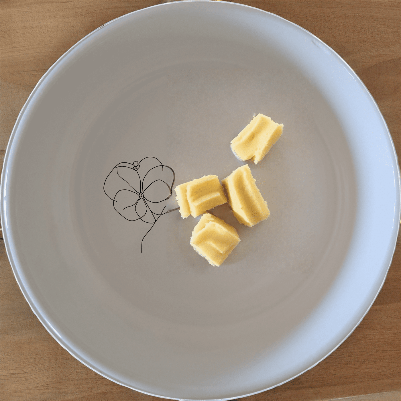 The Hoya Carnosa Bowl Set of 4 features delicate floral designs, perfect for everyday use or special occasions. Each bowl is crafted from premium ceramic for durability and elegance.