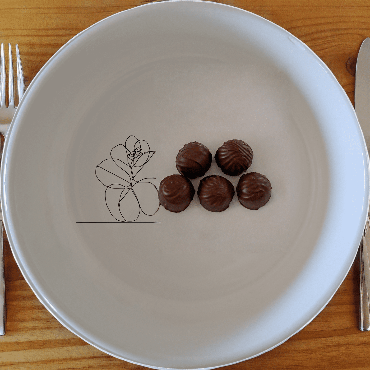 The Hoya Carnosa Bowl Set of 4 features delicate floral designs, perfect for everyday use or special occasions. Each bowl is crafted from premium ceramic for durability and elegance.