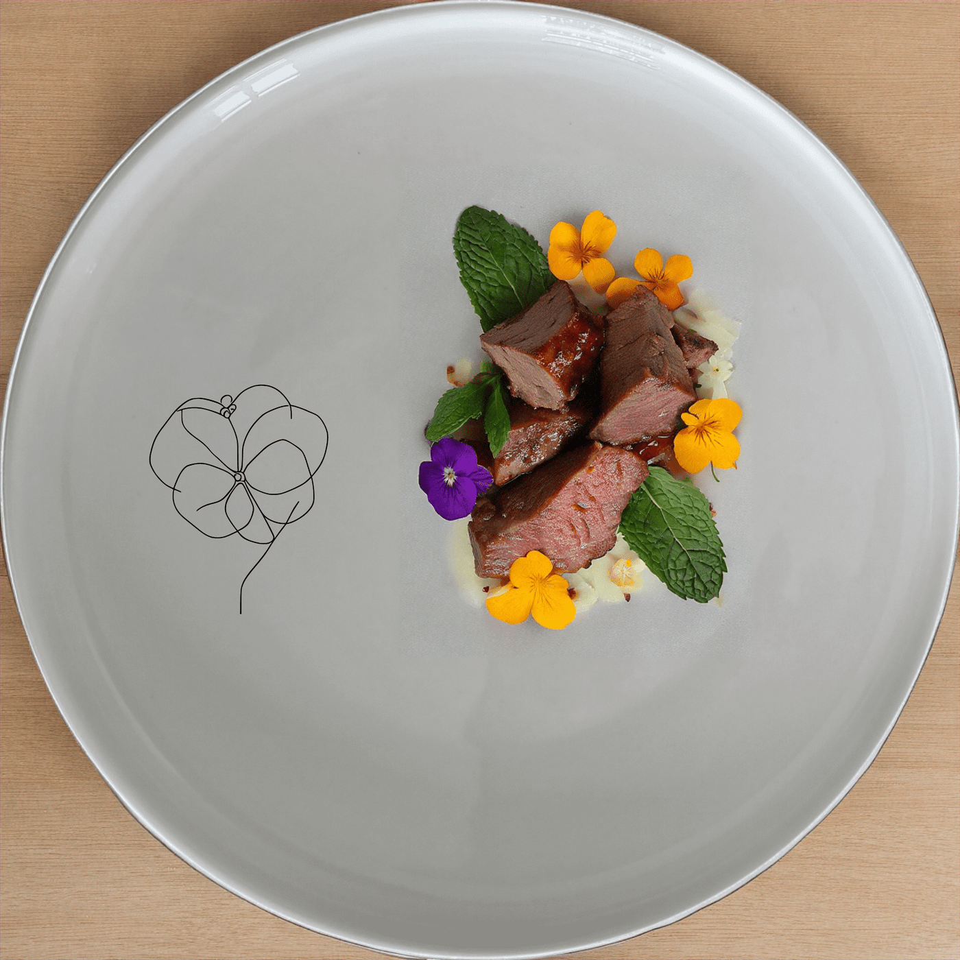 The Hoya Carnosa Side Plate Set of 4 is a beautiful and versatile addition to any dining table, perfect for everyday use or special occasions.