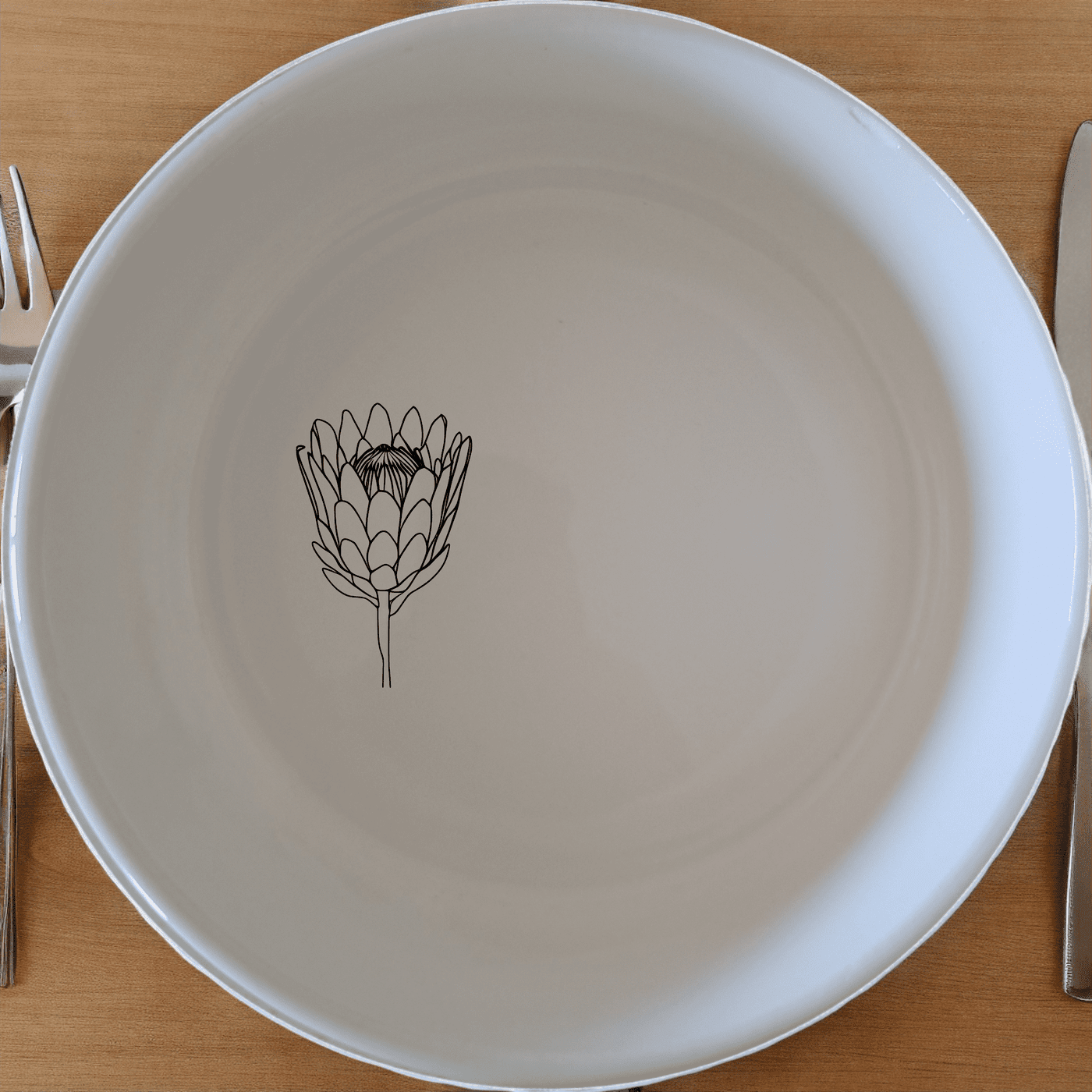 The King Protea Flower Bowl Set of 4 features elegant botanical designs perfect for any dining occasion.