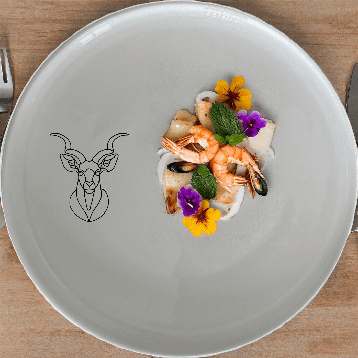 Spiral Horns Majestic Bust Side Plate Set of 4 adds a touch of elegance to your dining table with its unique design and high-quality ceramic construction.