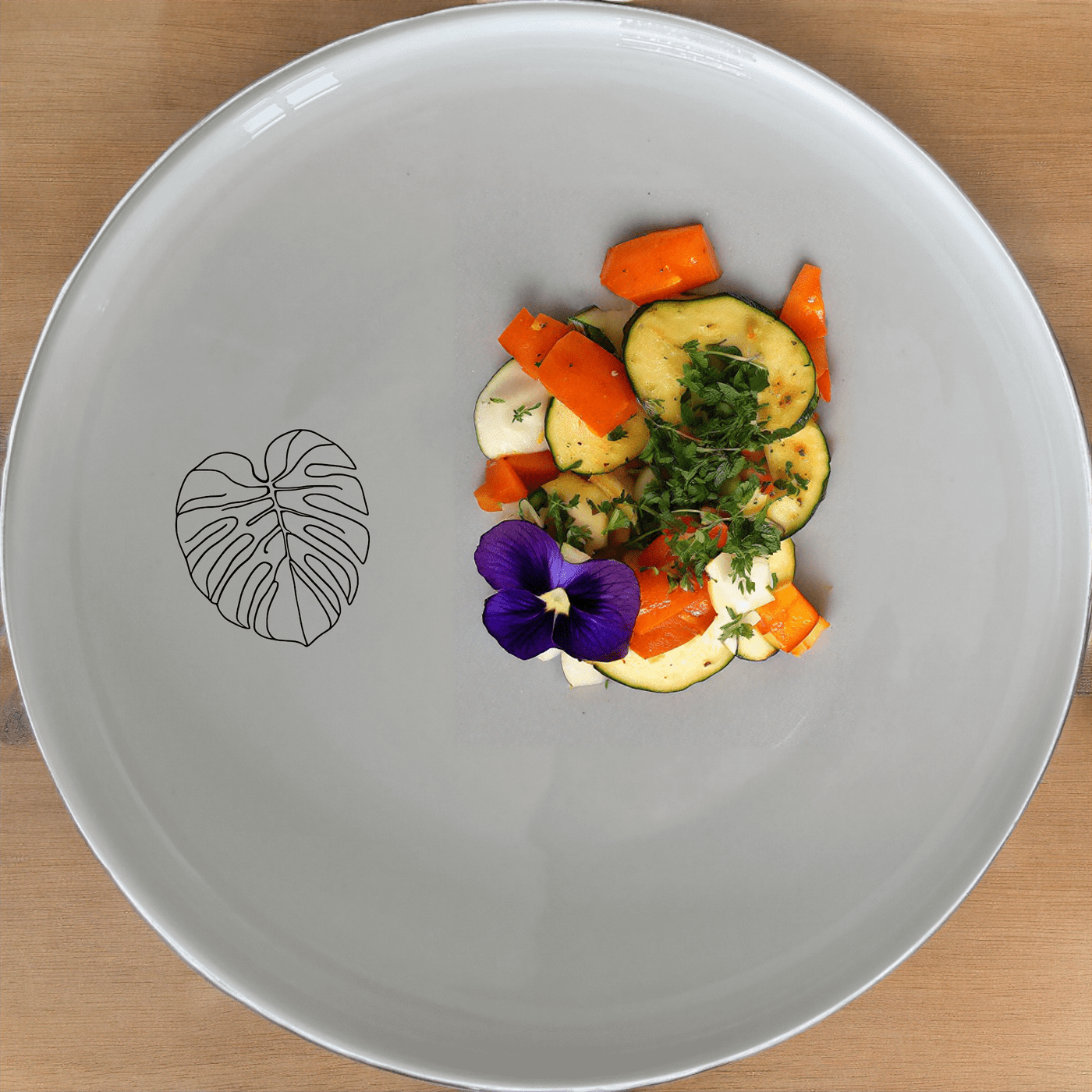 Monstera Leaf Side Plate Set of 4 adds a touch of nature to your dining table with its elegant leaf design.