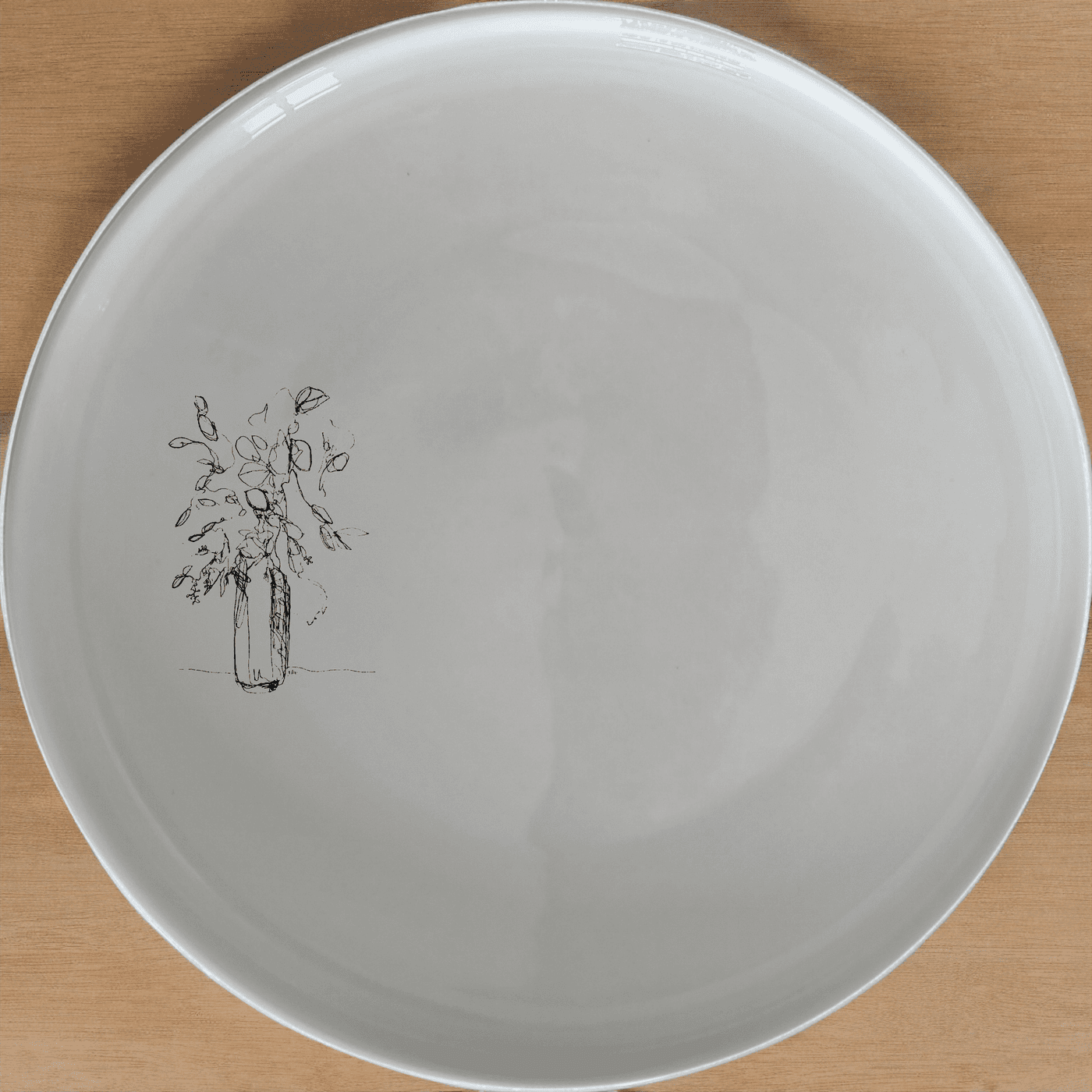 Pot Plant Drawing Dinner Plate Set of 4 - Range 1 adds a touch of nature to your dining table with its elegant design.