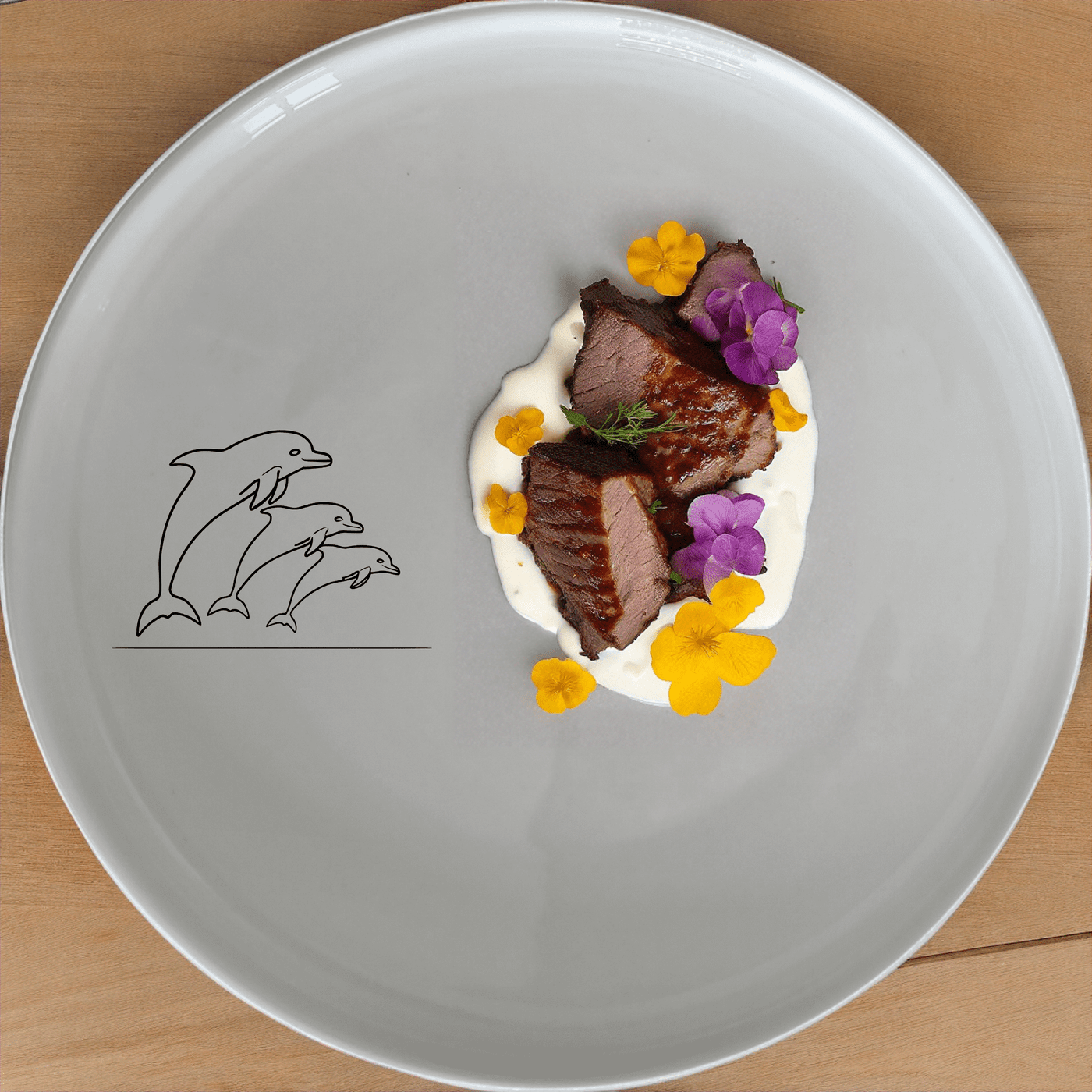 Pod Jumping Dolphins Dinner Plate Set of 4 - Range 2 is a stylish and elegant dinner plate set featuring a beautiful dolphin design.