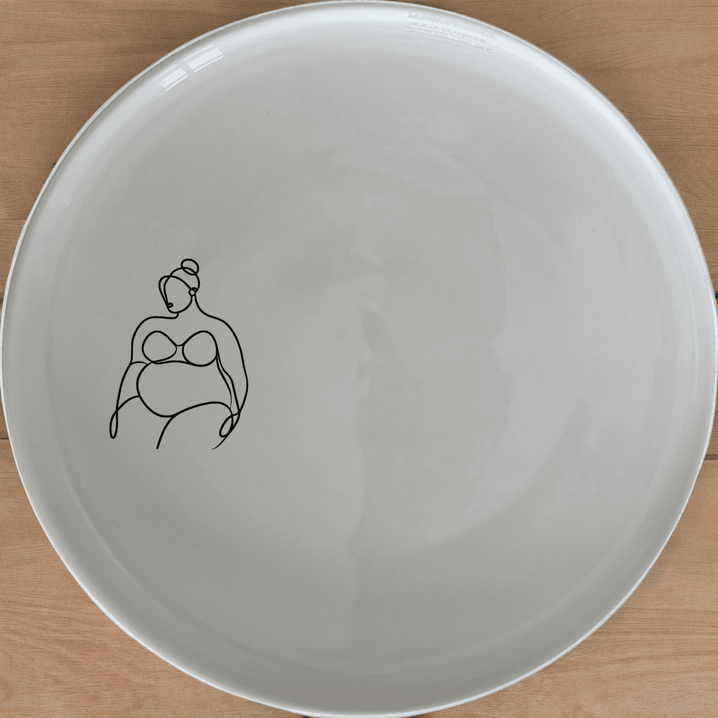 Fat Curvey Ladies Side Plate Set of 4 - Range 4 is a stylish and modern addition to any dining set, perfect for everyday use or special occasions.