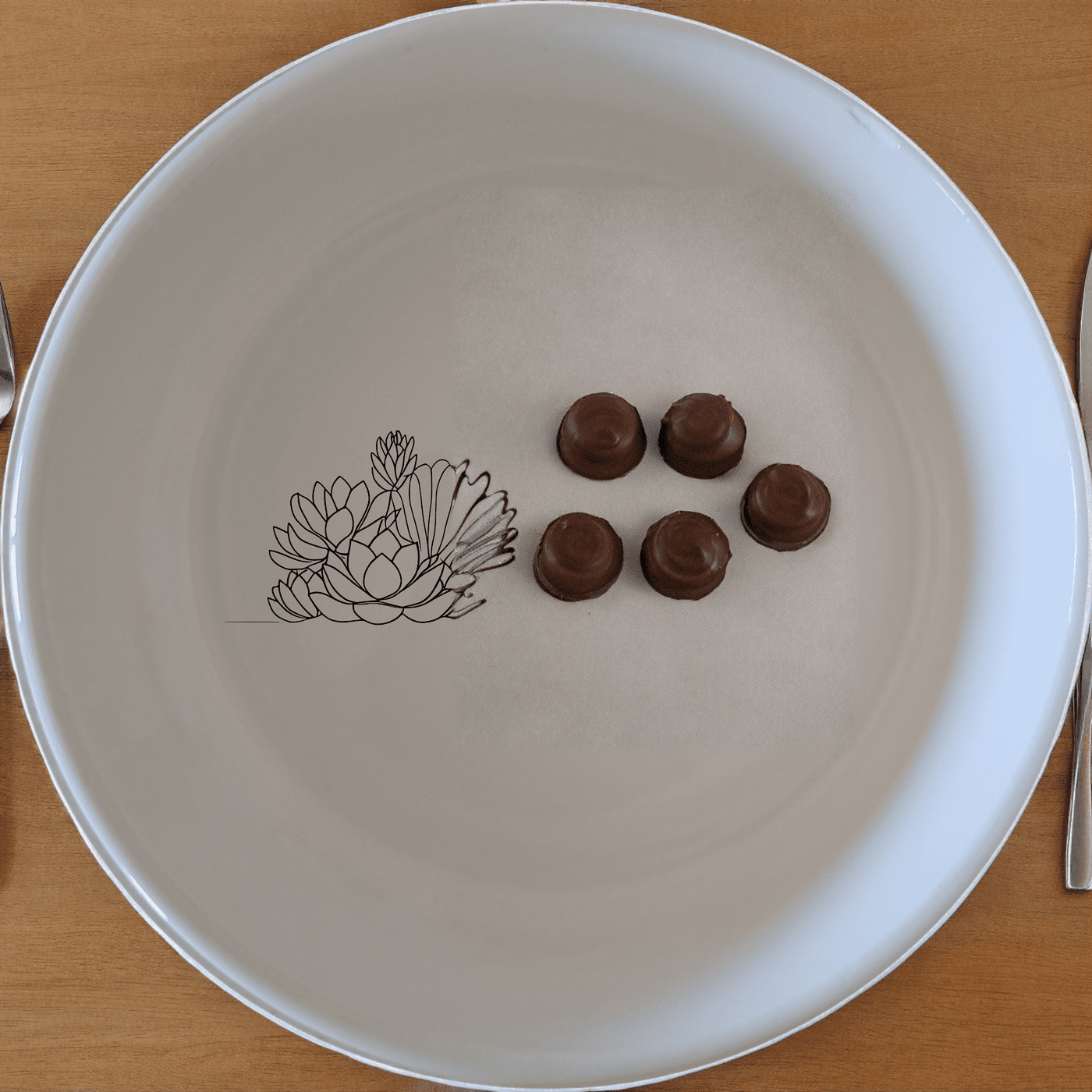 The Succulent Garden Bowl Set of 4 combines modern design with nature-inspired elegance, perfect for any dining occasion.