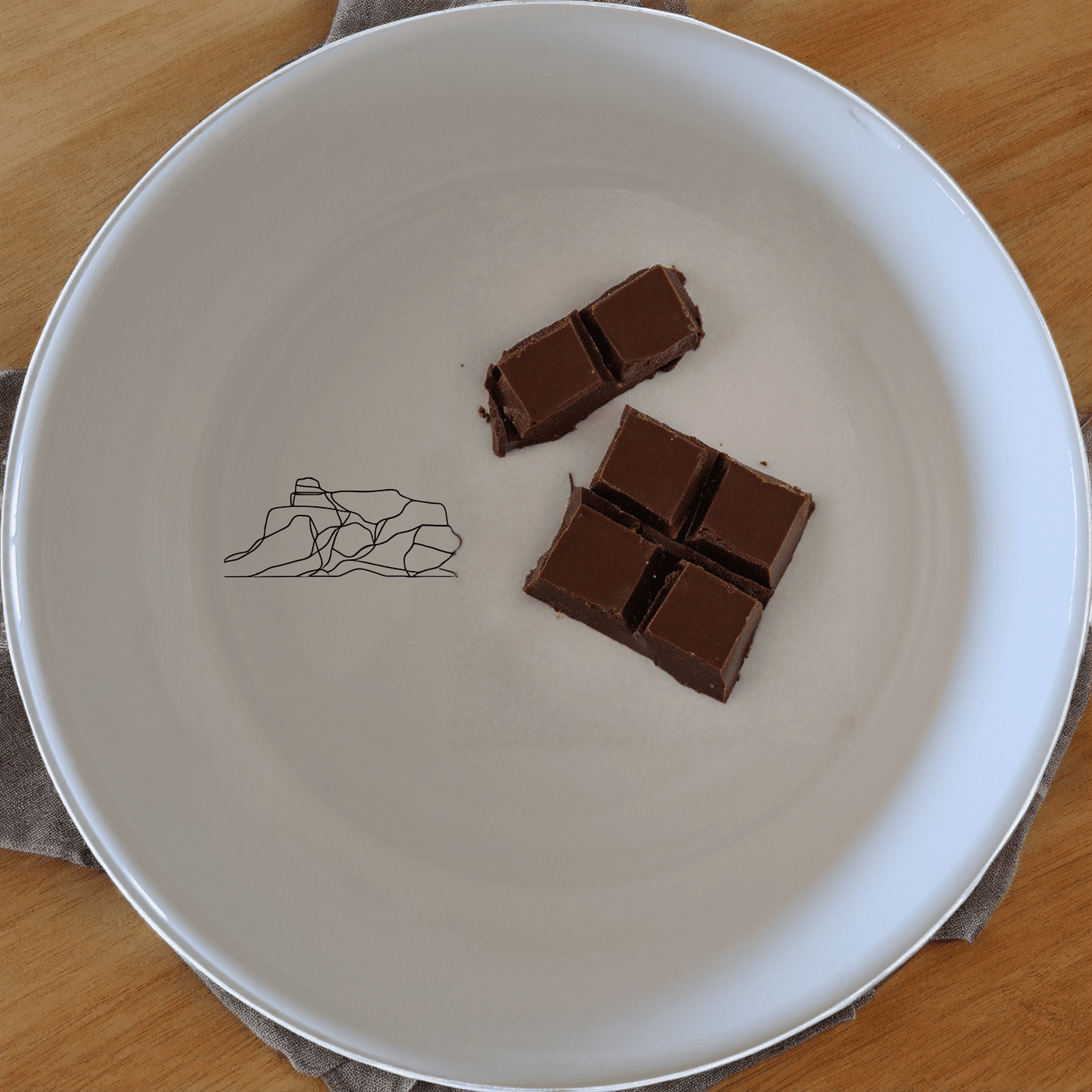 The Table Mountain Bowl Set of 4 features a minimalist design with a subtle silhouette of the iconic mountain range, perfect for everyday use or as a stylish gift.