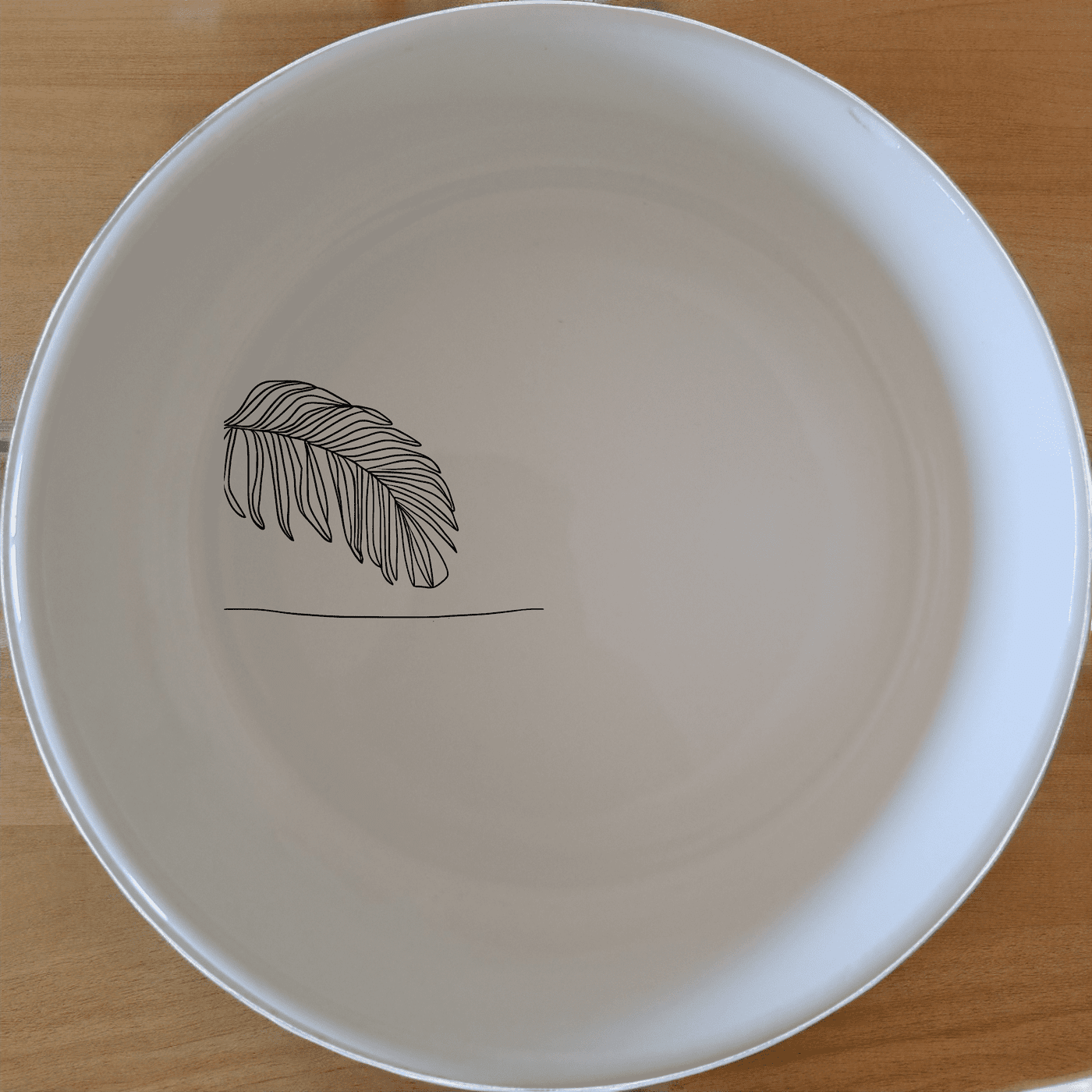 The Tropical Palm Fronds Sunset Bowl Set of 4 adds a touch of nature to your dining experience with its elegant design.