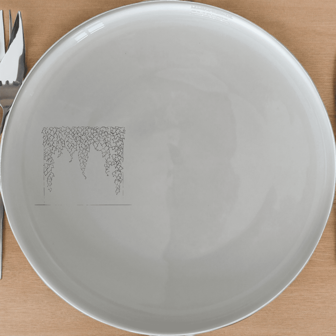 The Verdant Green Ivy Climbing Wall Dinner Plate Set of 4 features a delicate ivy design, perfect for elevating any dining experience.