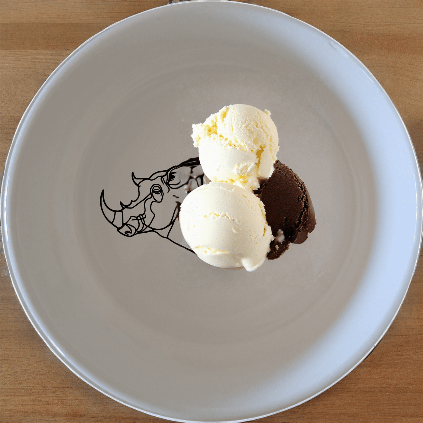 The Warthog Bowl Set of 4 features a striking silhouette design, perfect for modern and rustic kitchen settings.