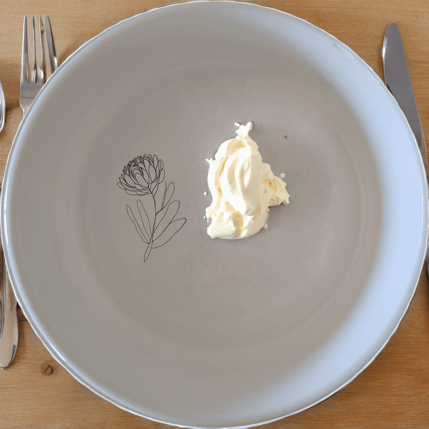 The Western Cape Fynbos Bowl Set of 4 features delicate botanical designs, perfect for everyday use or special occasions.