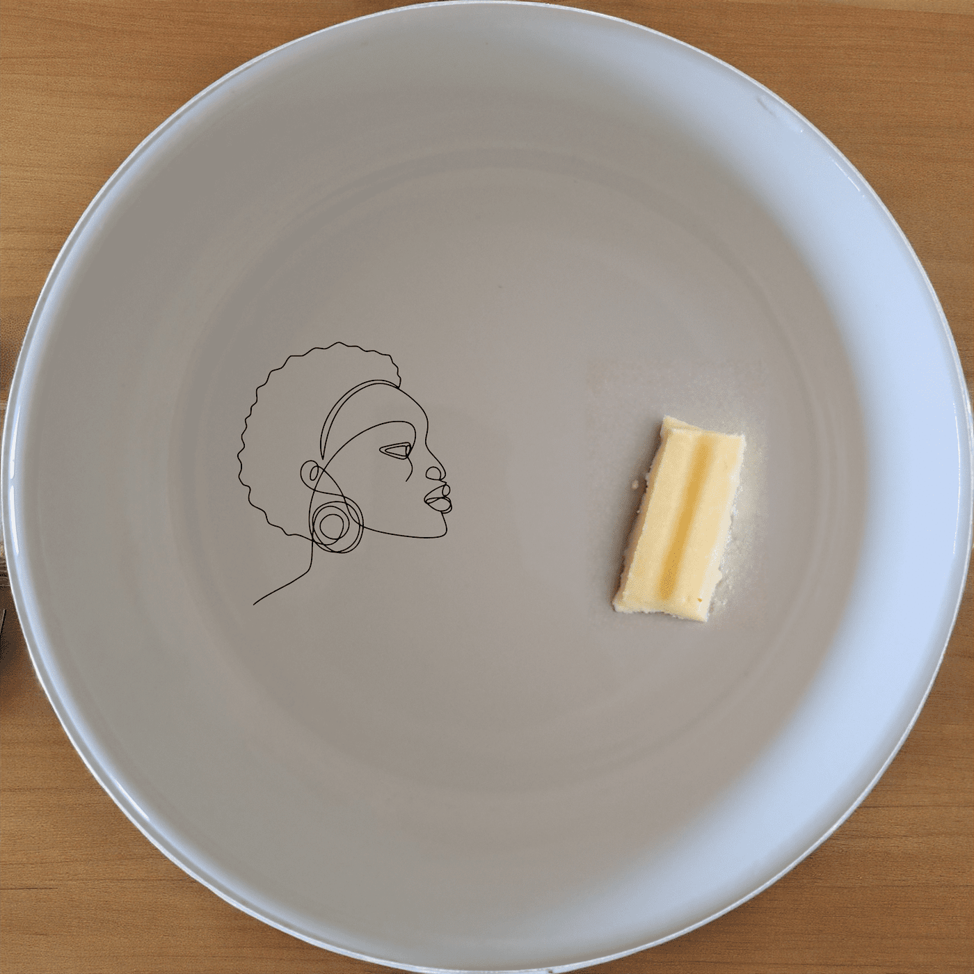 Young African Woman Bowl Set of 4 - Range 1 is a stylish and modern addition to your kitchen, perfect for everyday use or special occasions.