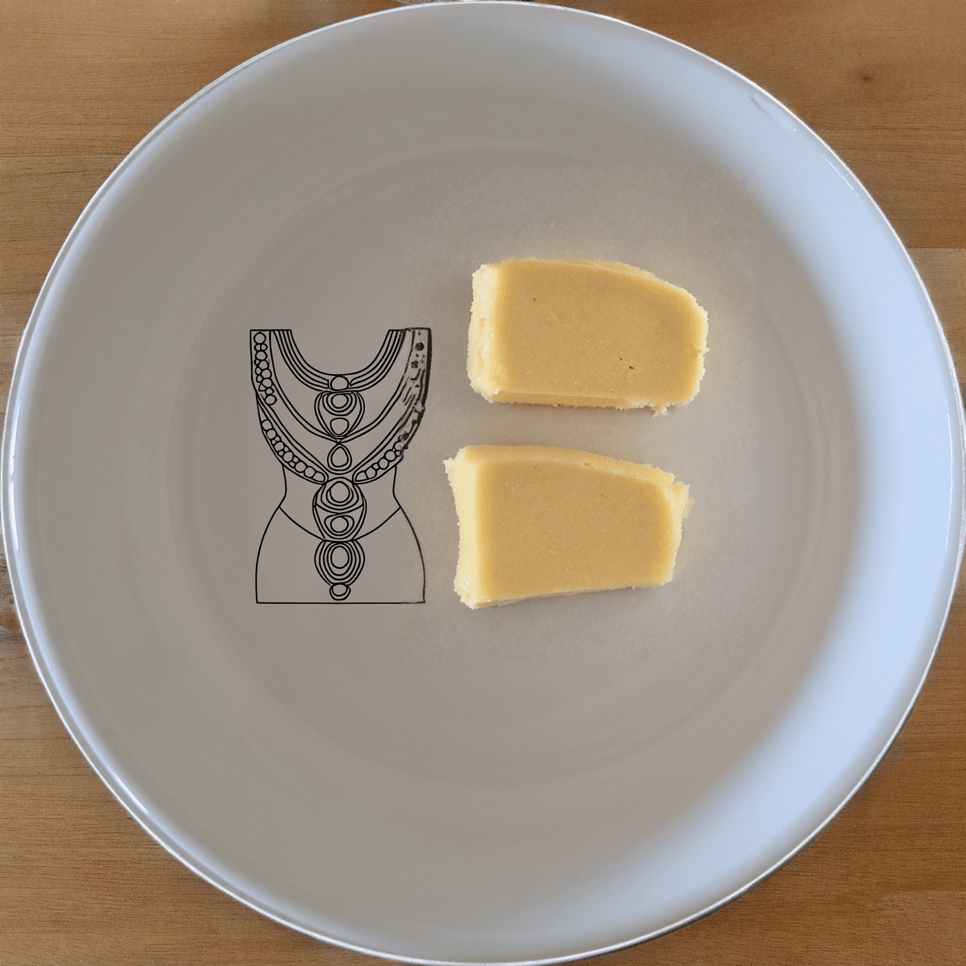 The Zulu Beadwork Traditional Pattern Design Bowl Set of 4 features intricate Zulu-inspired beadwork designs, perfect for adding cultural flair to your dining experience.