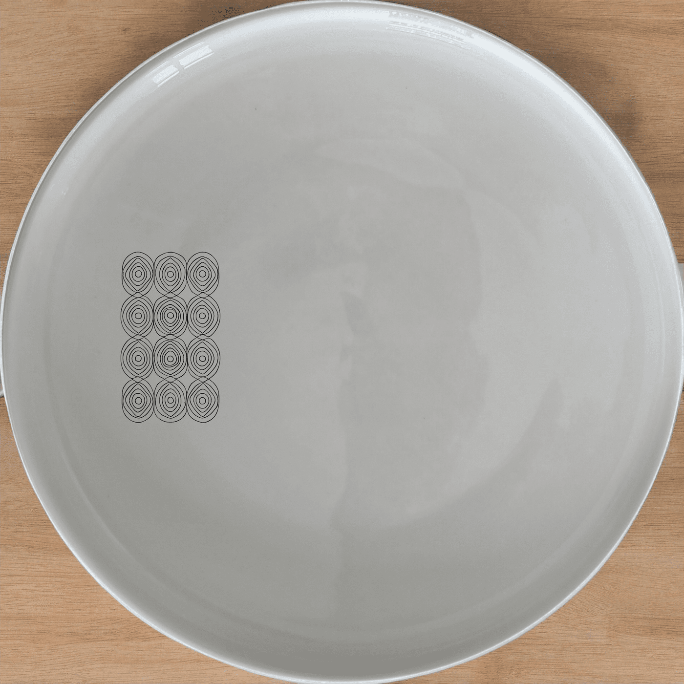 The Zulu Beadwork Traditional Pattern Design Dinner Plate Set of 4 features intricate beadwork designs that bring a touch of African heritage to your dining table.