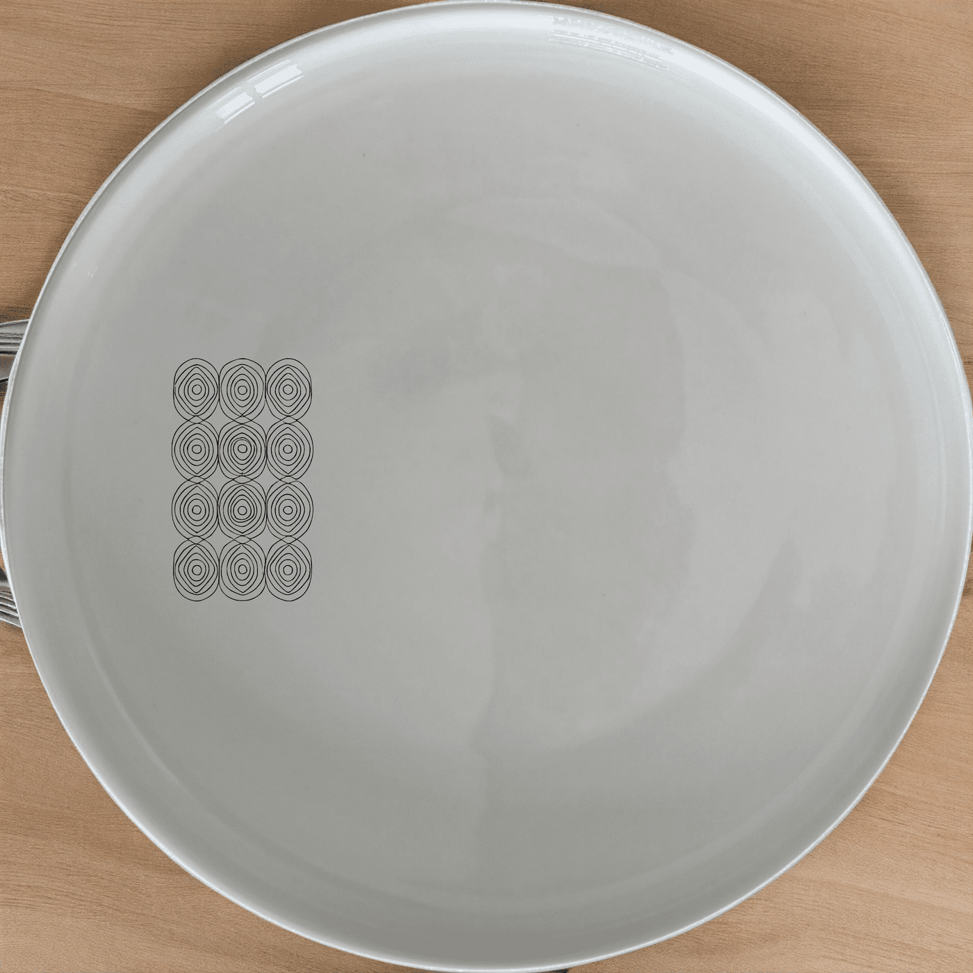 The Zulu Beadwork Traditional Pattern Design Side Plate Set of 4 adds a touch of cultural elegance to your dining table with intricate beadwork designs.