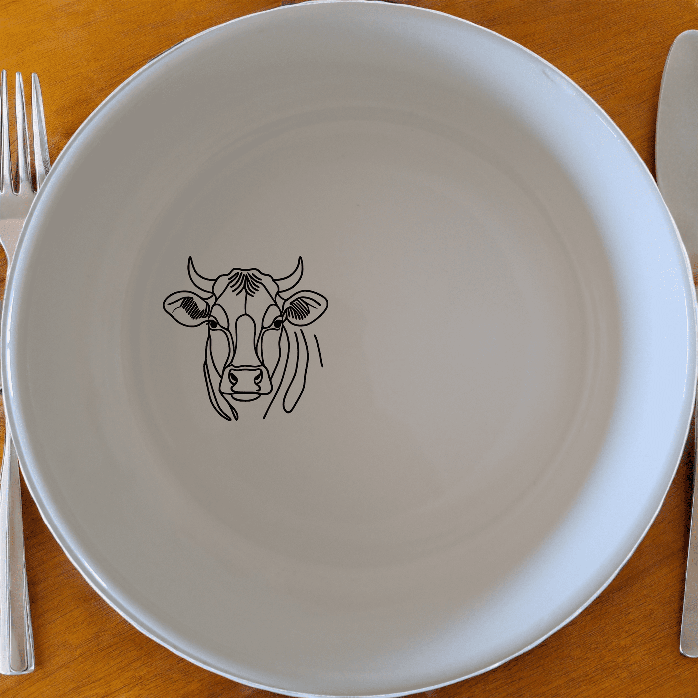 The Curvy Fat Jersey Cows Bowl Set of 4 - Range 2 is a charming and stylish addition to any kitchen, featuring a unique design that combines functionality with artistic flair.