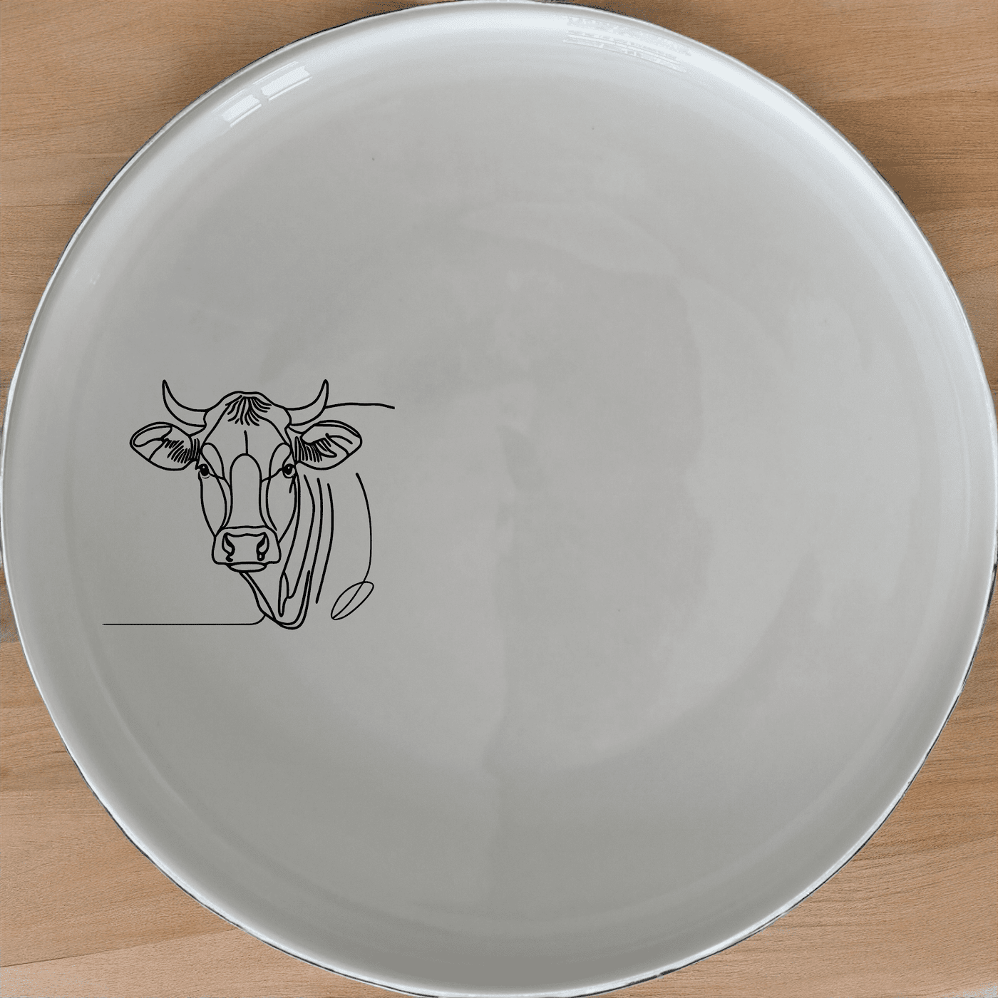 Curvy Fat Jersey Cows Dinner Plate Set of 4 - Range 4 is a stylish and modern dinner plate set featuring a sleek cow design, perfect for adding a touch of elegance to your dining table.