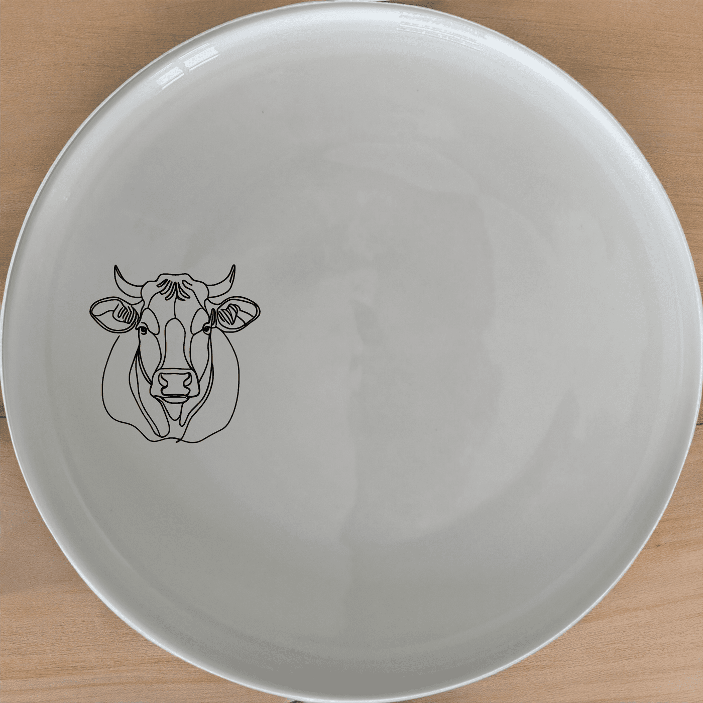 Curvey Fat Jersey Cows Side Plate Set of 4 - Range 1 is a stylish and modern addition to any dining table, perfect for everyday use or special occasions.